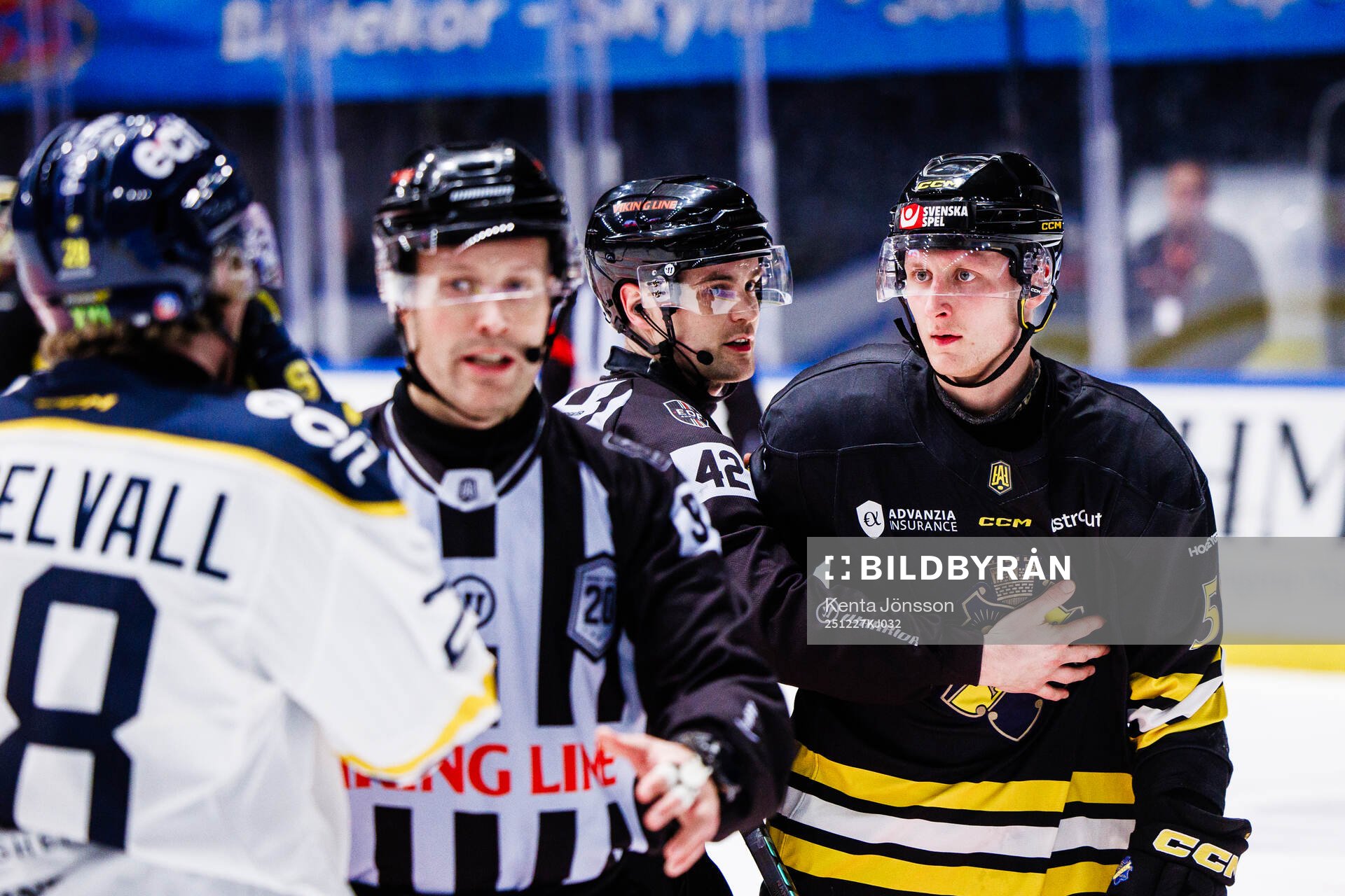 Södertäljes Adam Hesselvall och AIKs Oskar Magnusson