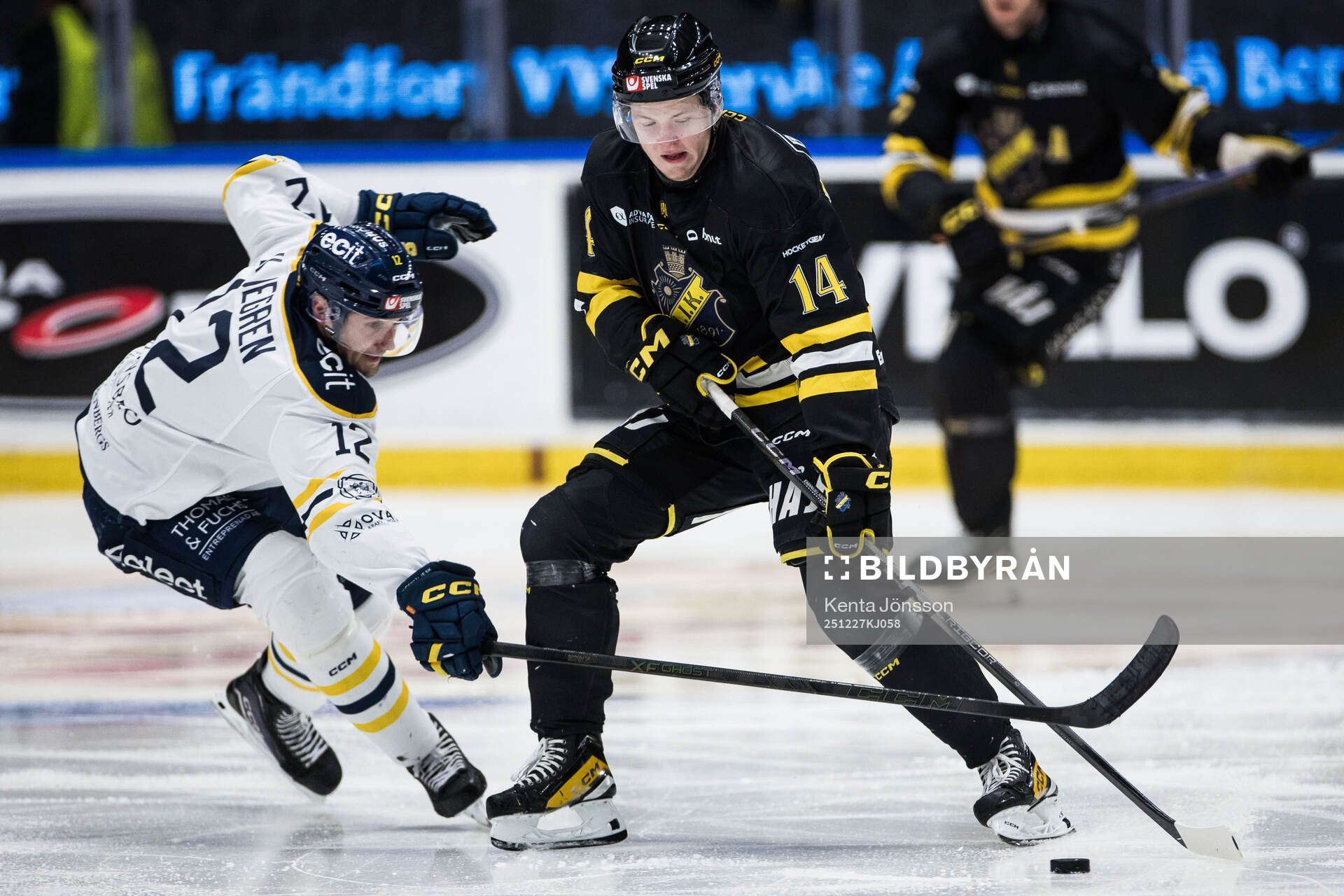 Södertäljes Viktor Liljegren och AIKs Jesper Emanuelsson