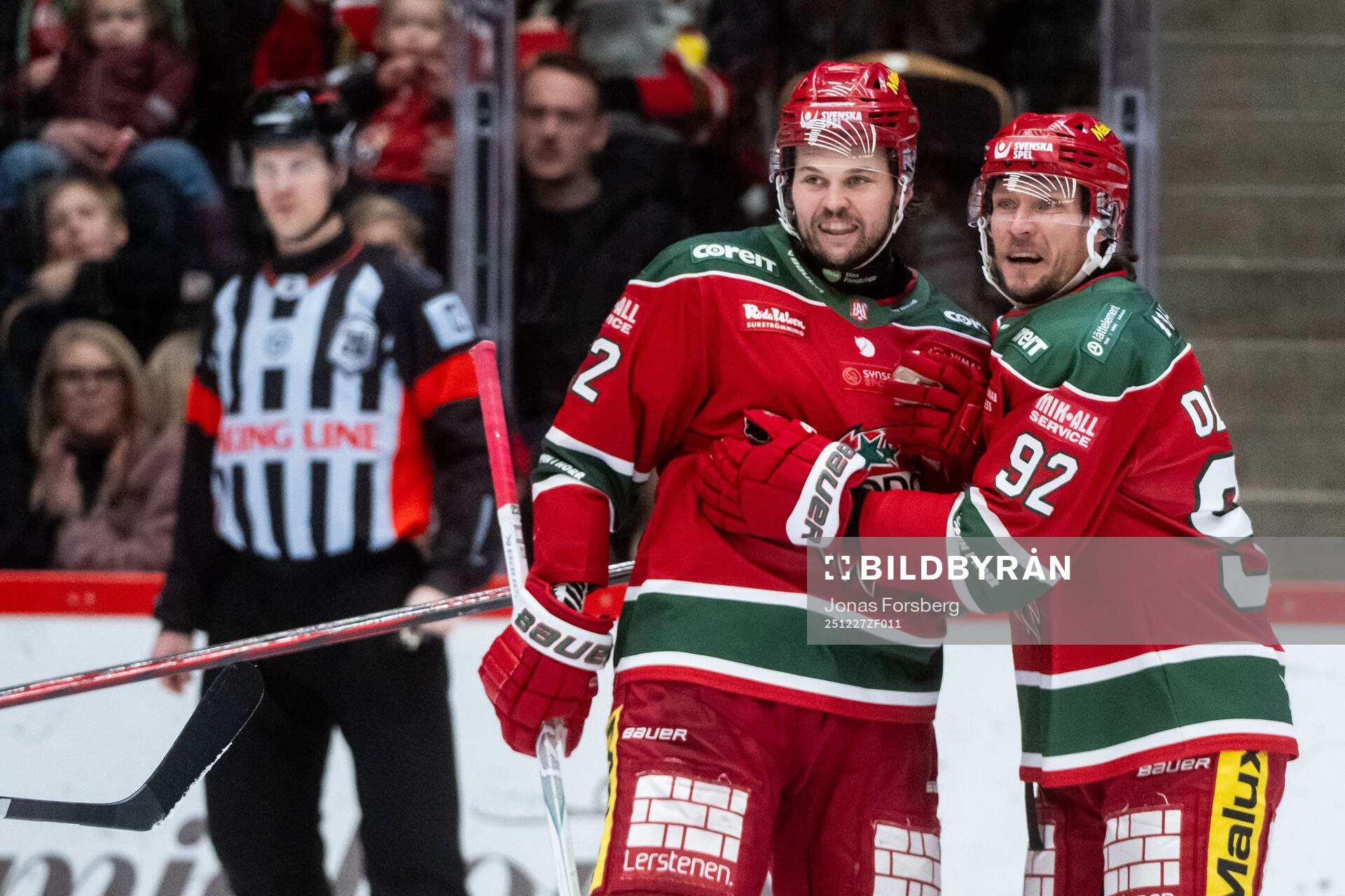 Modos Måns Carlsson och Jesper Olofsson jublar