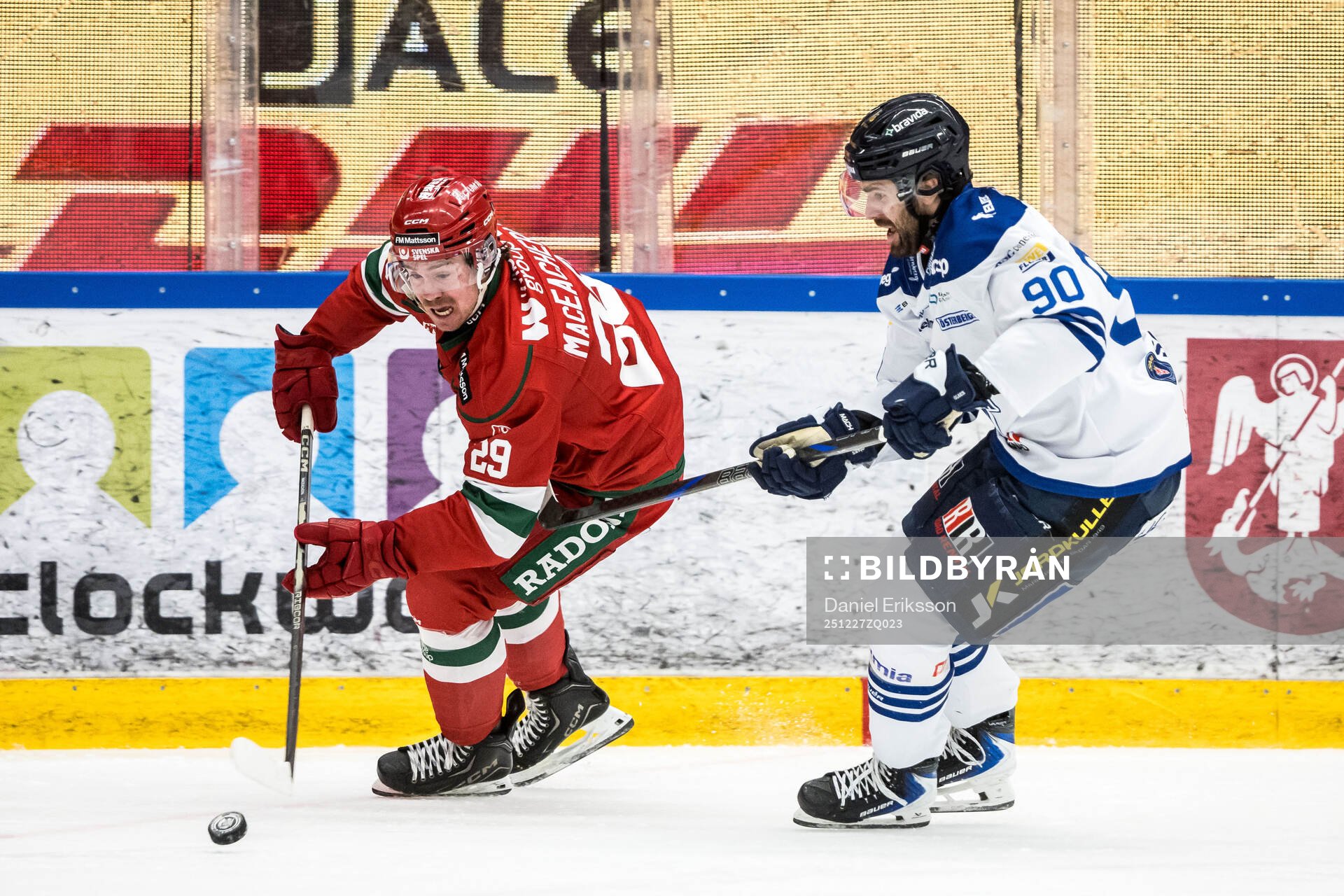 Moras Connor Maceachern och Karlskogas Rikard Olsén