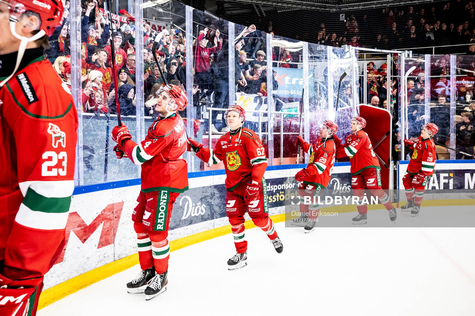 Moras spelarna jublar