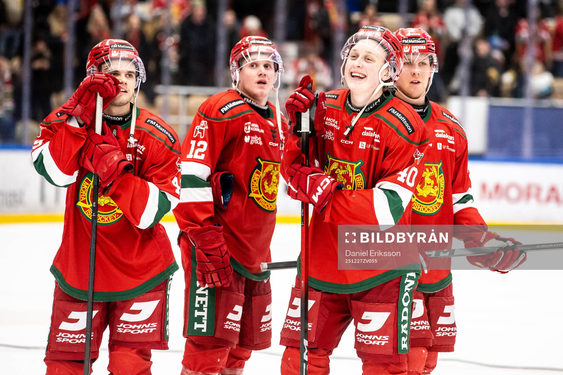 Moras spelarna jublar