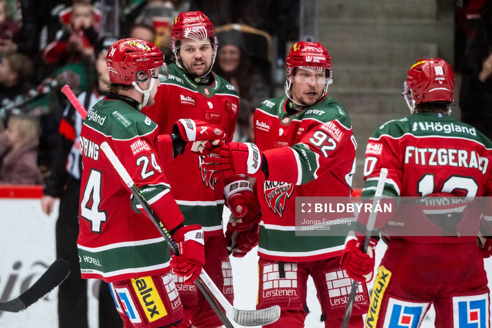Modos Jesper Olofsson jublar med Kyle Topping, Måns