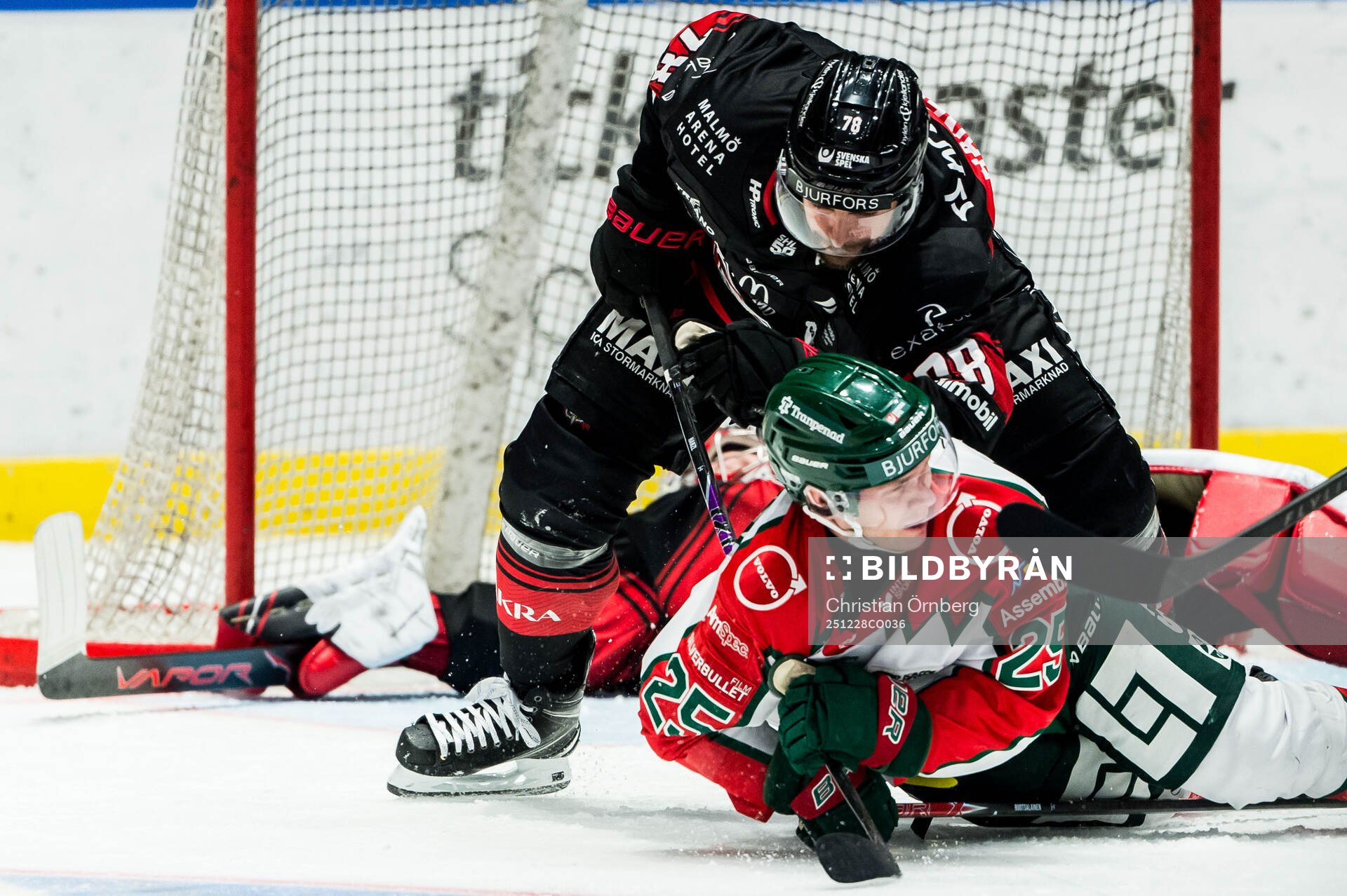 Malmö Redhawks Robin Hanzl och Frölundas Arttu