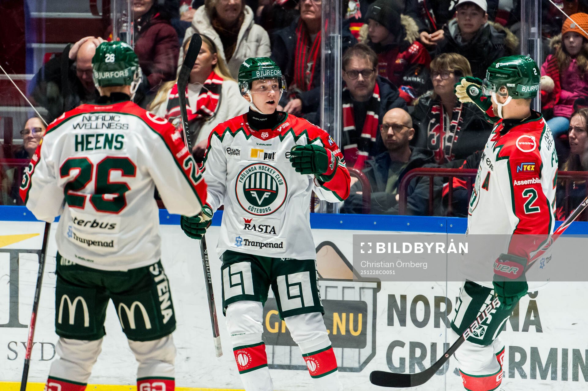 Frölundas Isac Heens, Noah Hasa jublar och Christian Folin