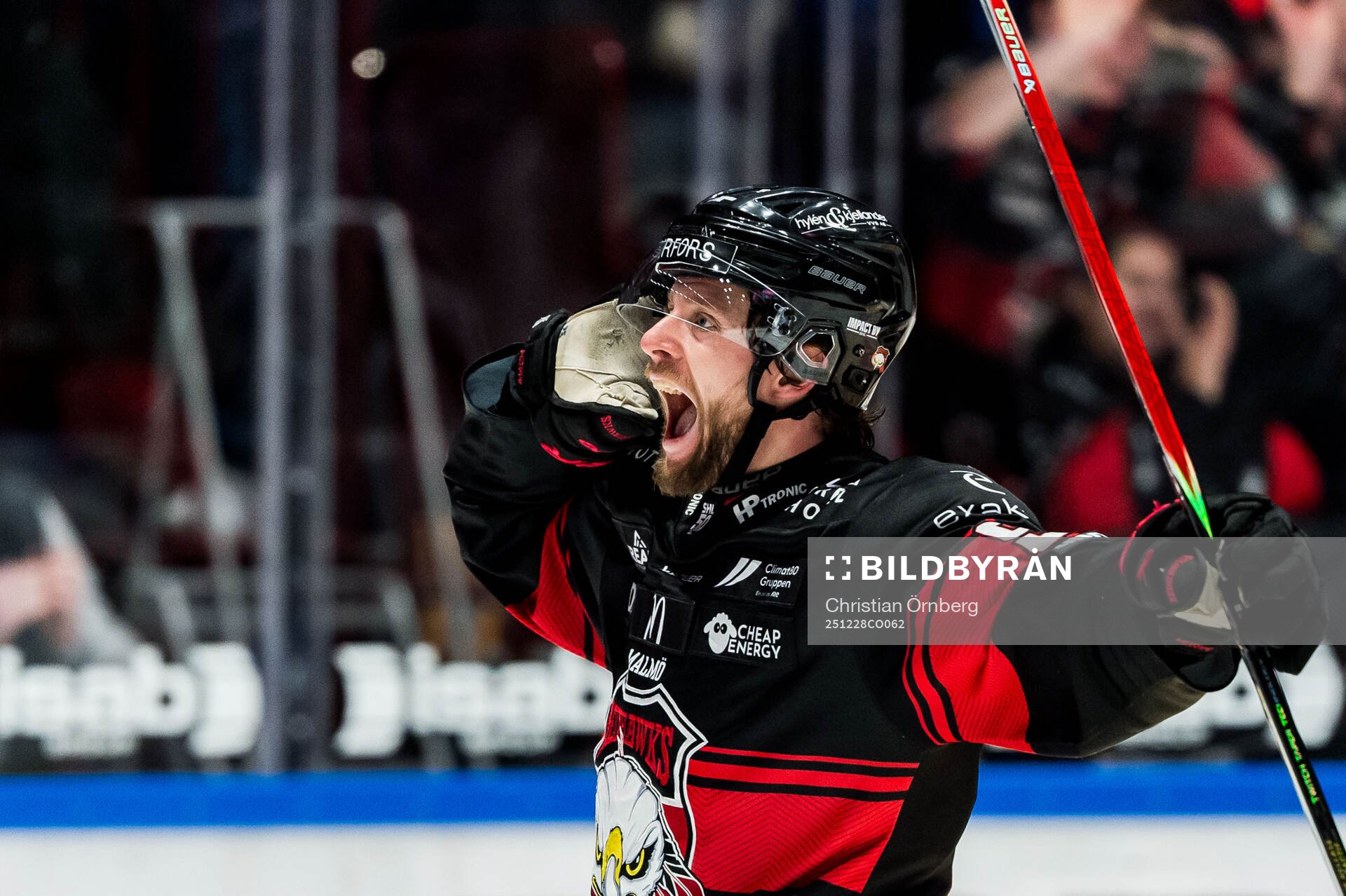 Malmö Redhawks Carl Persson jublar