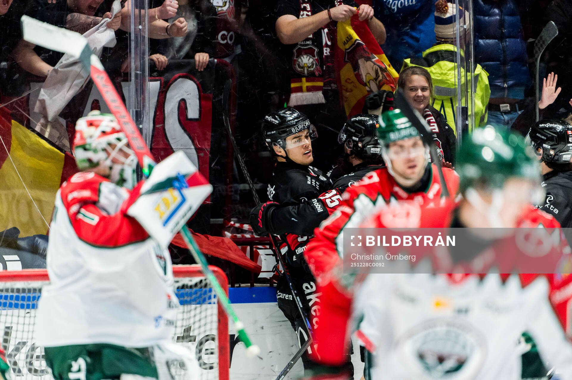 Malmö Redhawks Axel Sundberg jublar