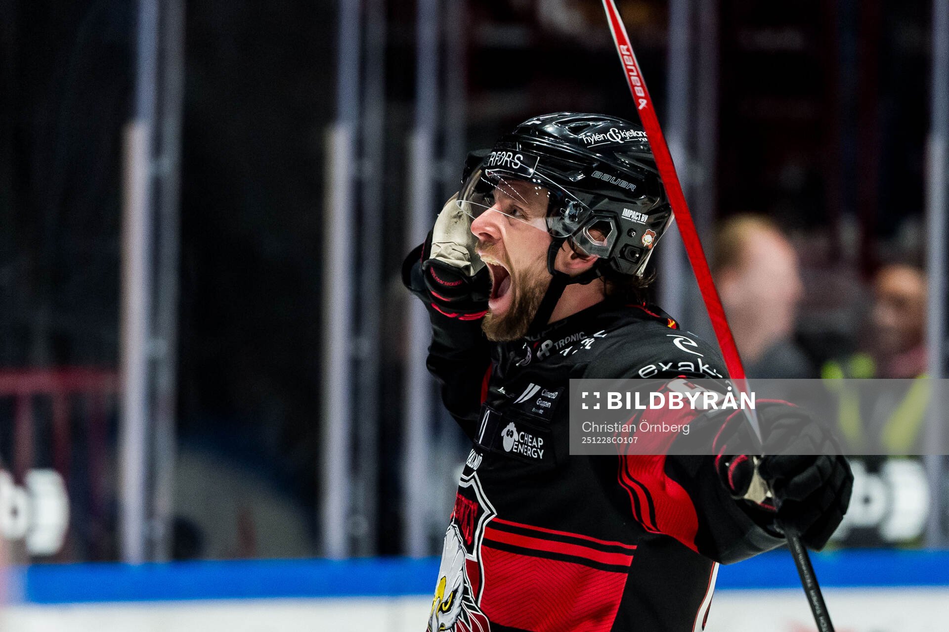 Malmö Redhawks Carl Persson jublar