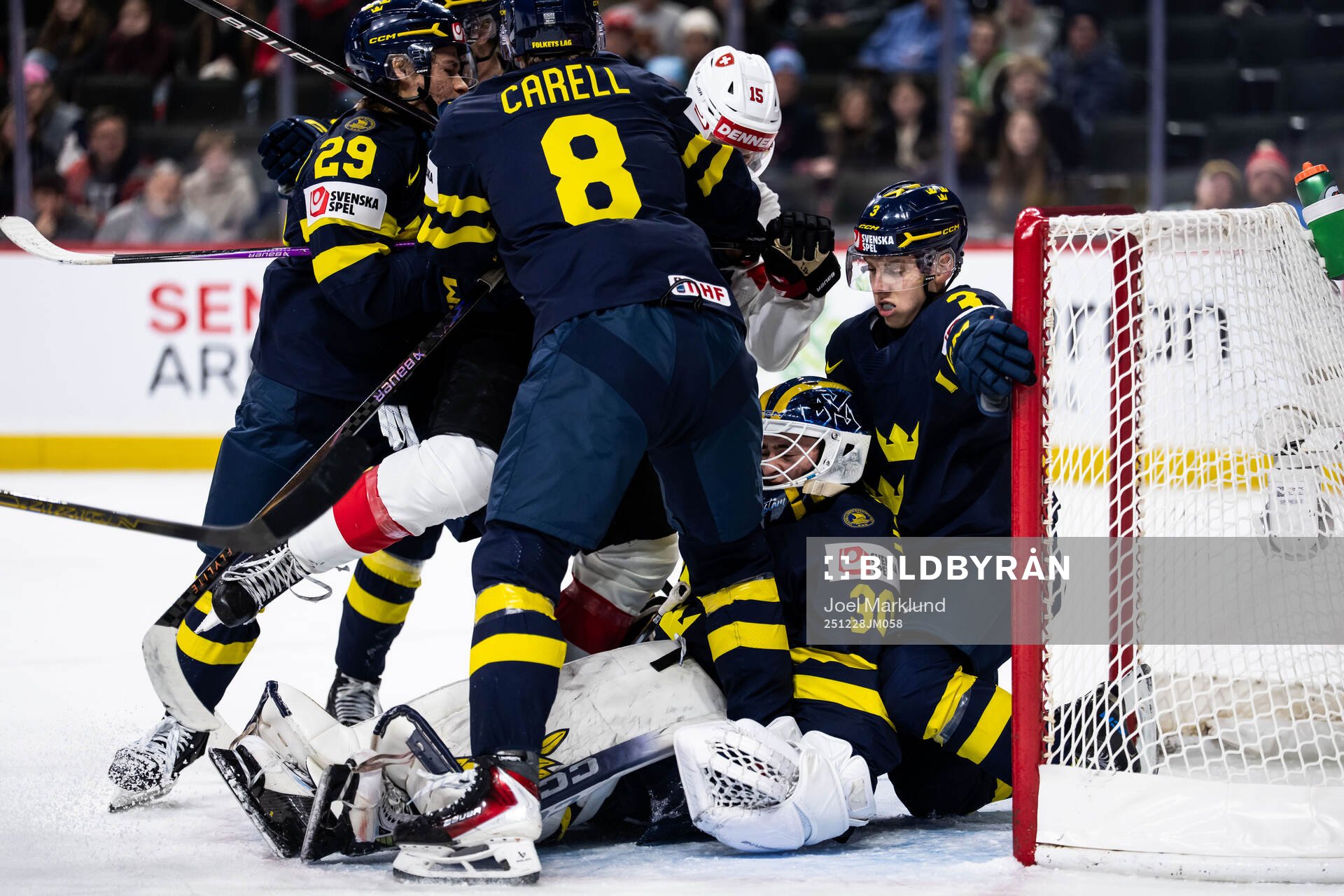 Casper Juustovaara Karlsson, Felix Carell, goaltender Love