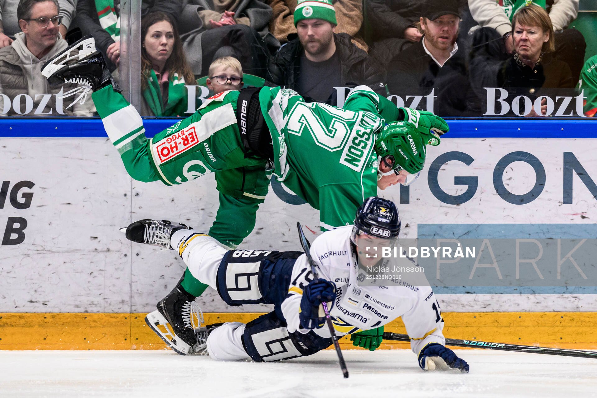 Rögles Fredrik Olofsson och HV71s Niklas Hansson