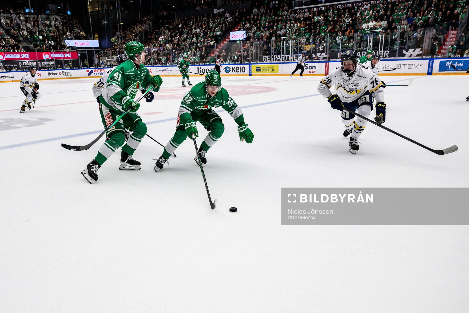 Rögles Isac Solberg och HV71s Malte Gustafsson