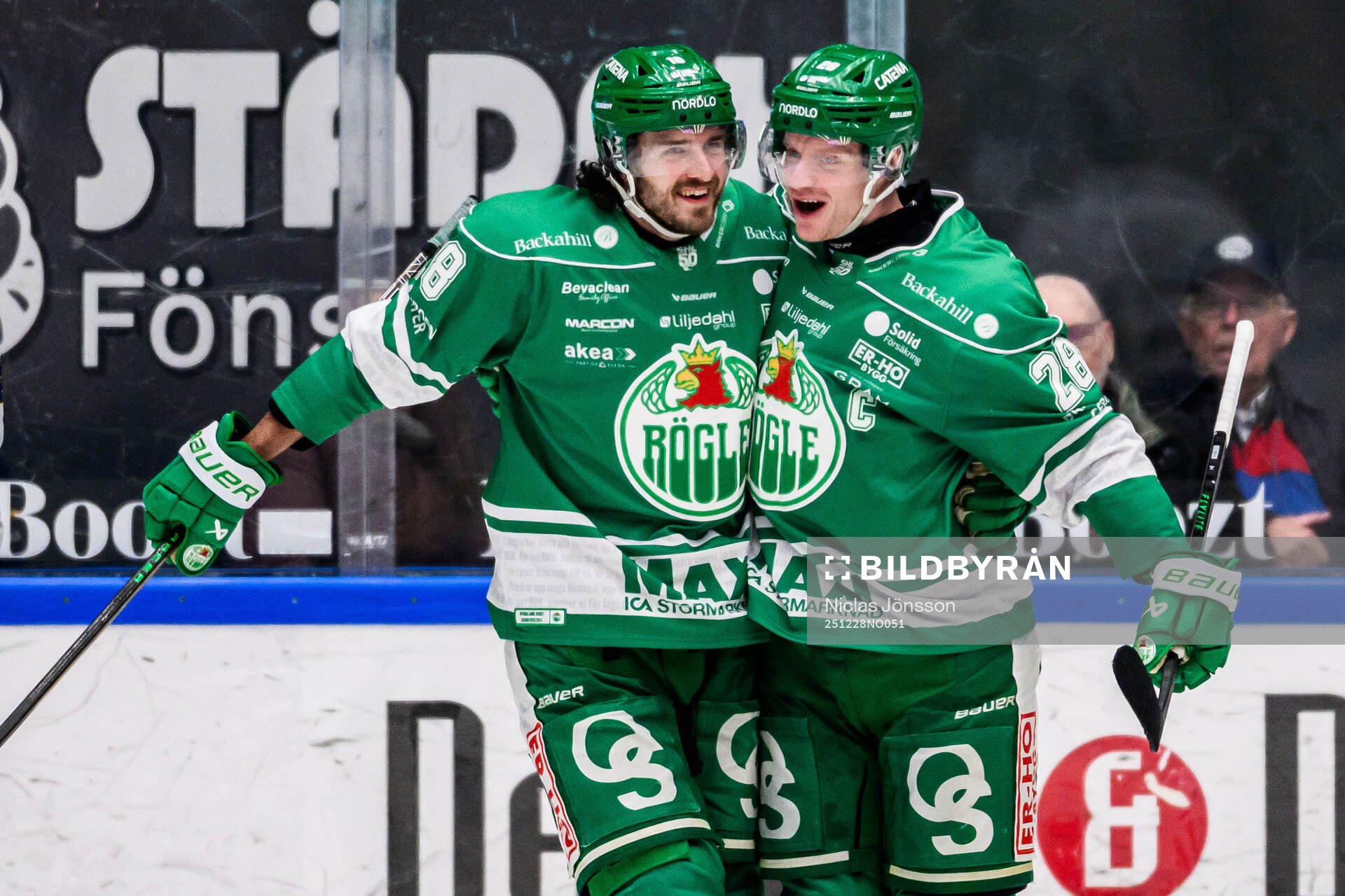 uRögles Dennis Everberg och Anton Bengtsson jublar