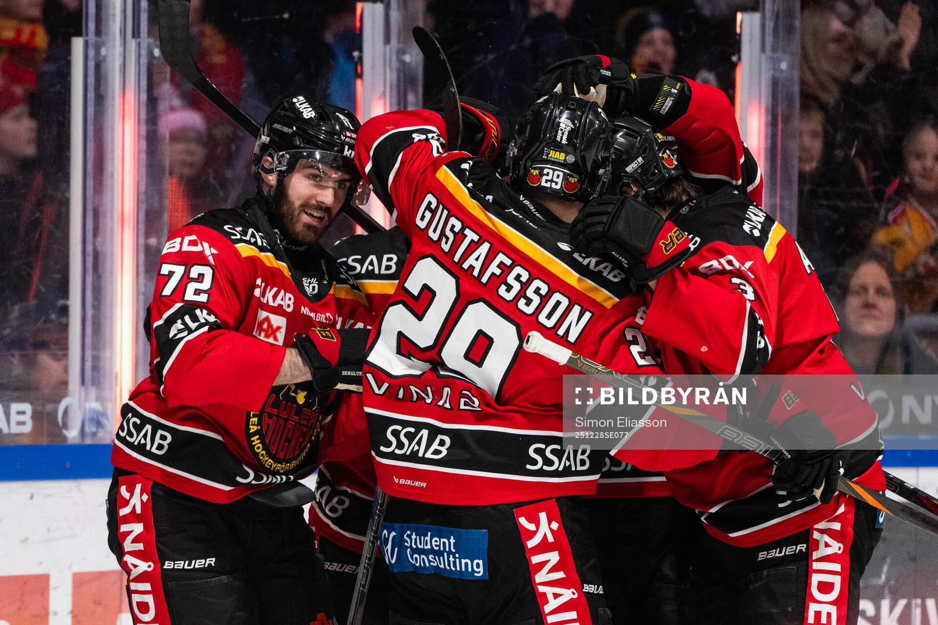 Luleås Ben Tardif jublar
