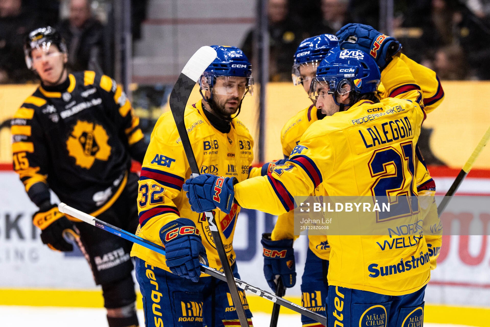 Djurgårdens Charles Hudon jublar med Marcus Krüger och
