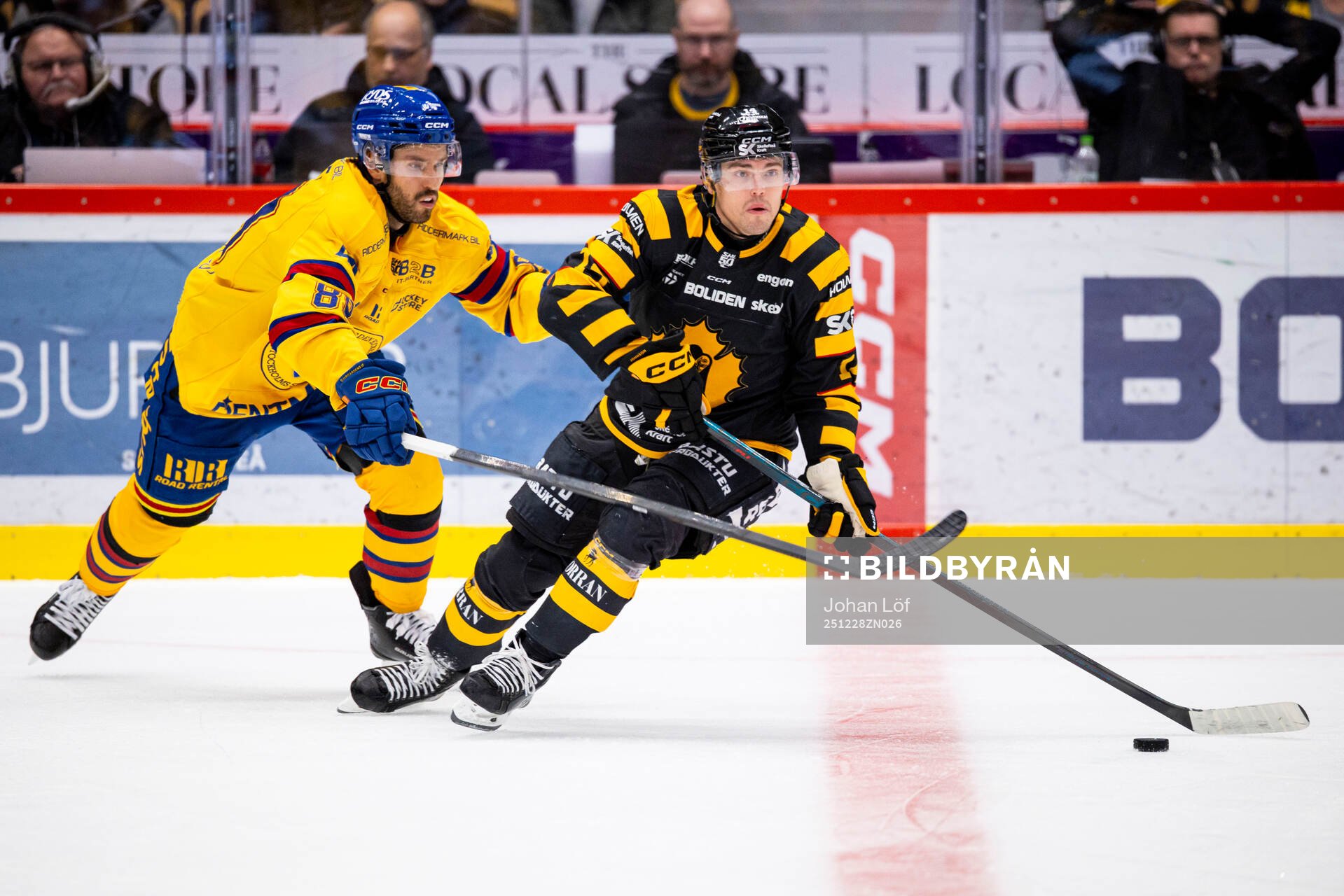 Djurgårdens Oula Palve och Skellefteås Andreas Johnson