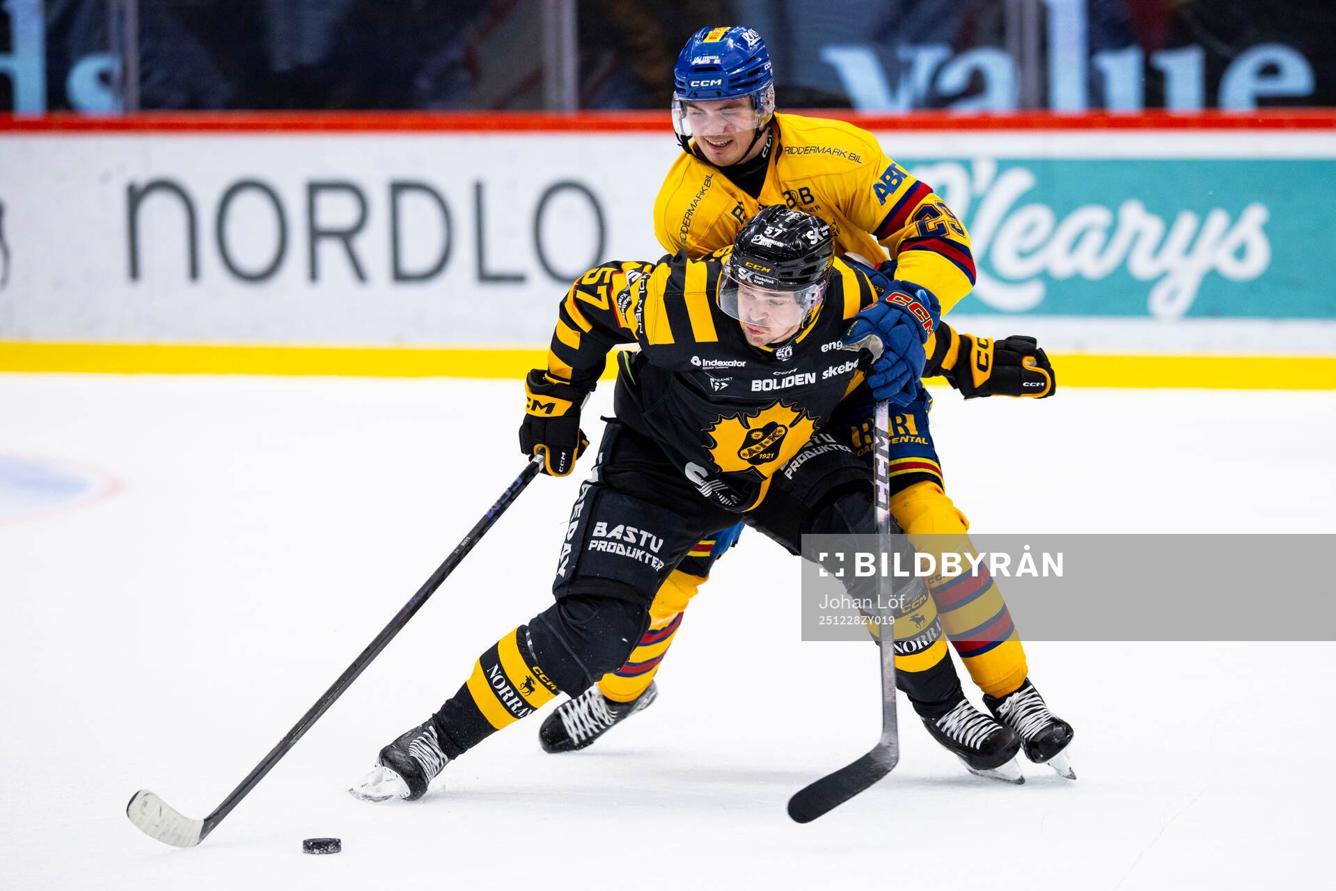 Skellefteås Emil Djuse och Djurgårdens Håvard Salsten