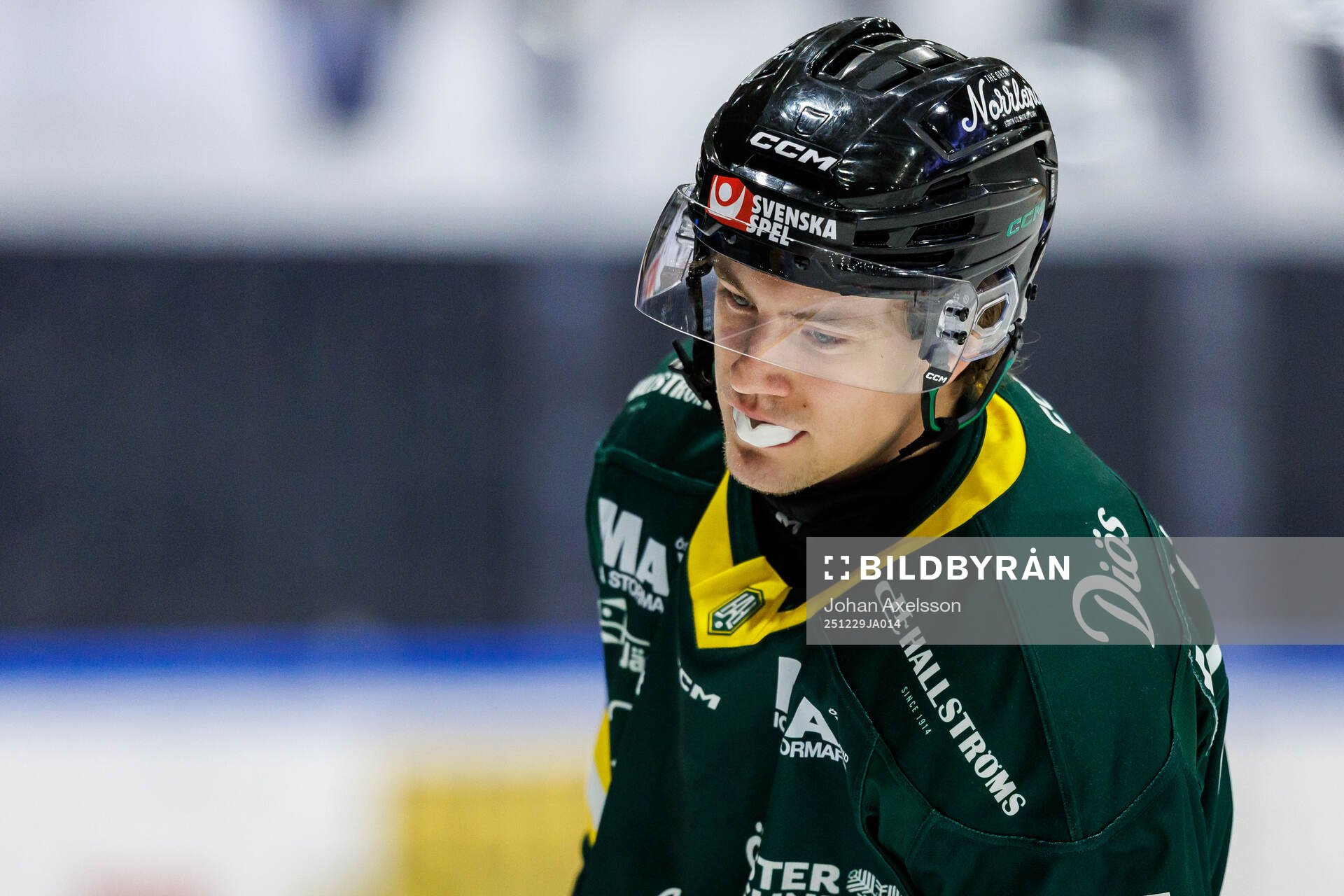 Östersunds Filip Hesselvall deppar