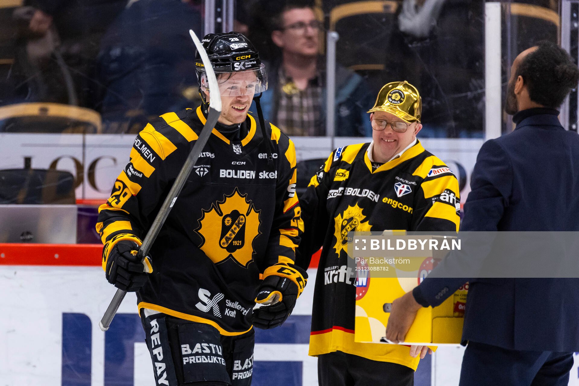 Skellefteås Mikkel Aagaard tilldelas priset som Matchens