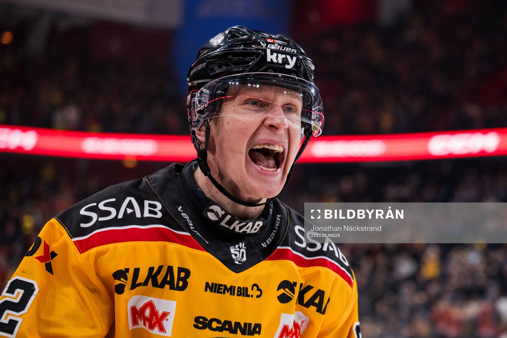 Luleås Otto Leskinen jublar