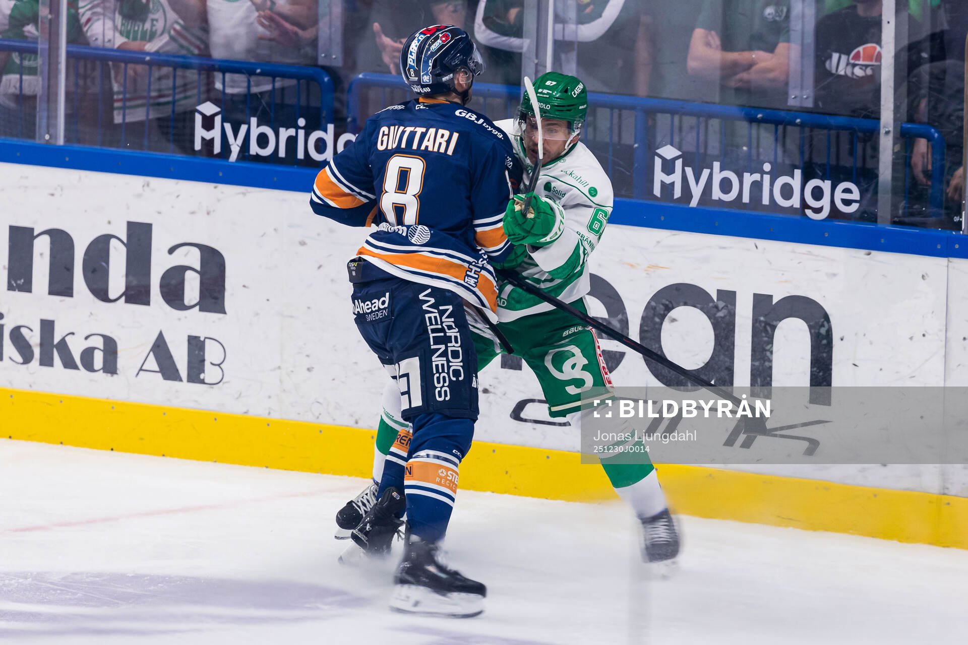 Växjös Zachary Giuttari och Rögles Leon Bristedt