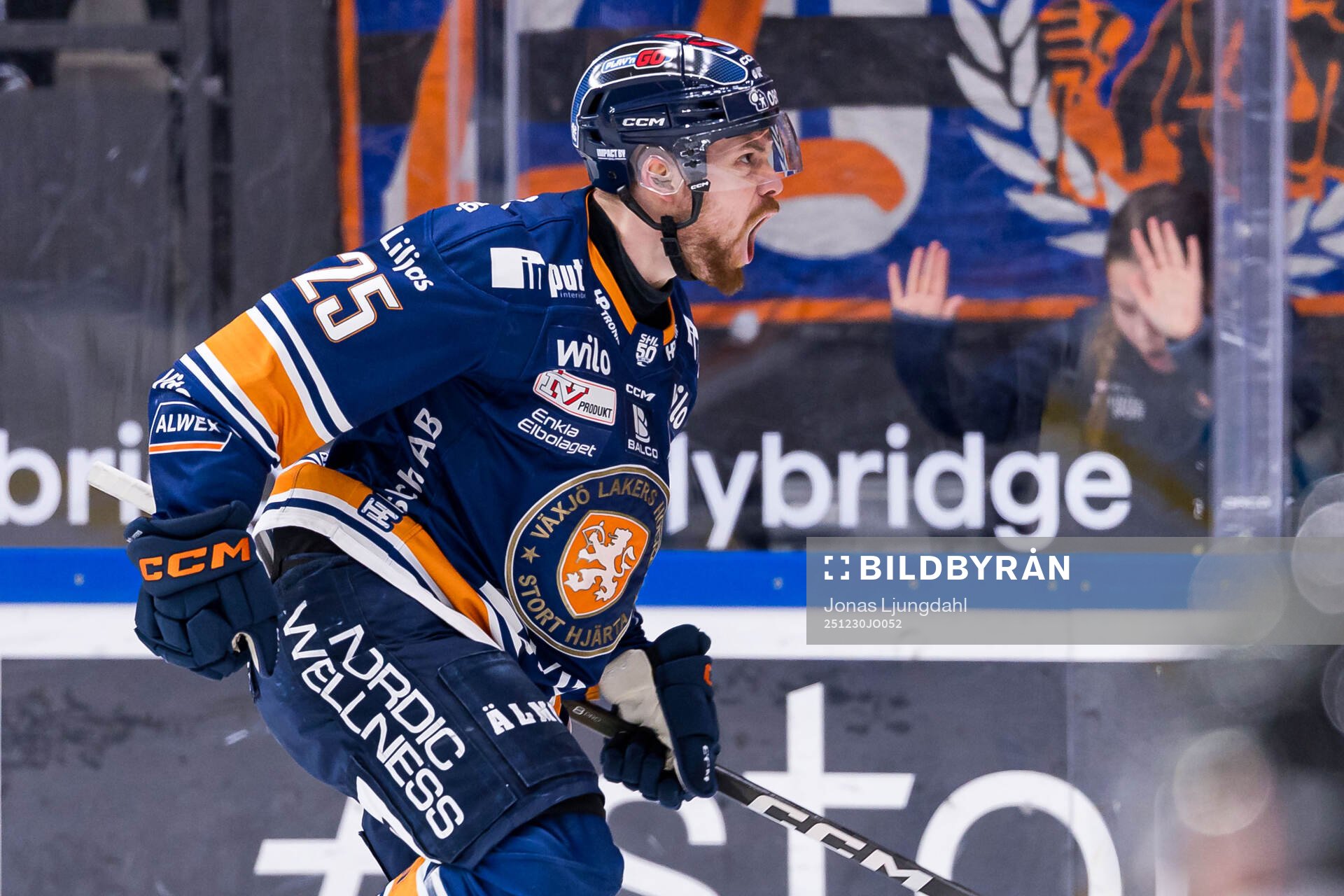 Växjös Lucas Elvenes jublar