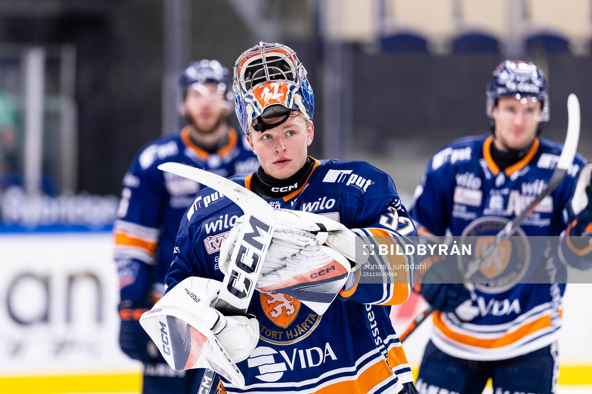 Växjös målvakt Ludvig Persson jublar
