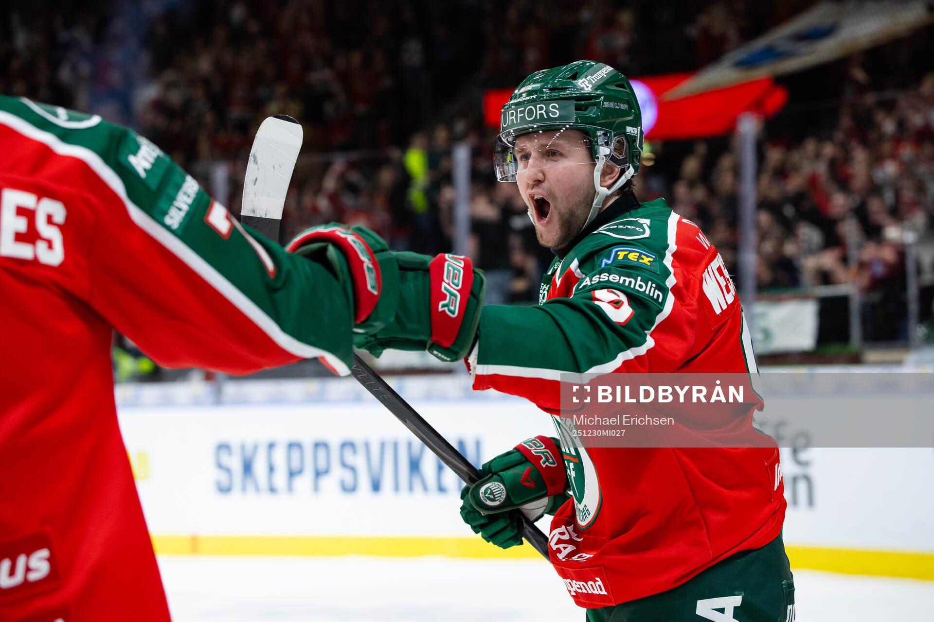 Frölundas Linus Weissbach jublar