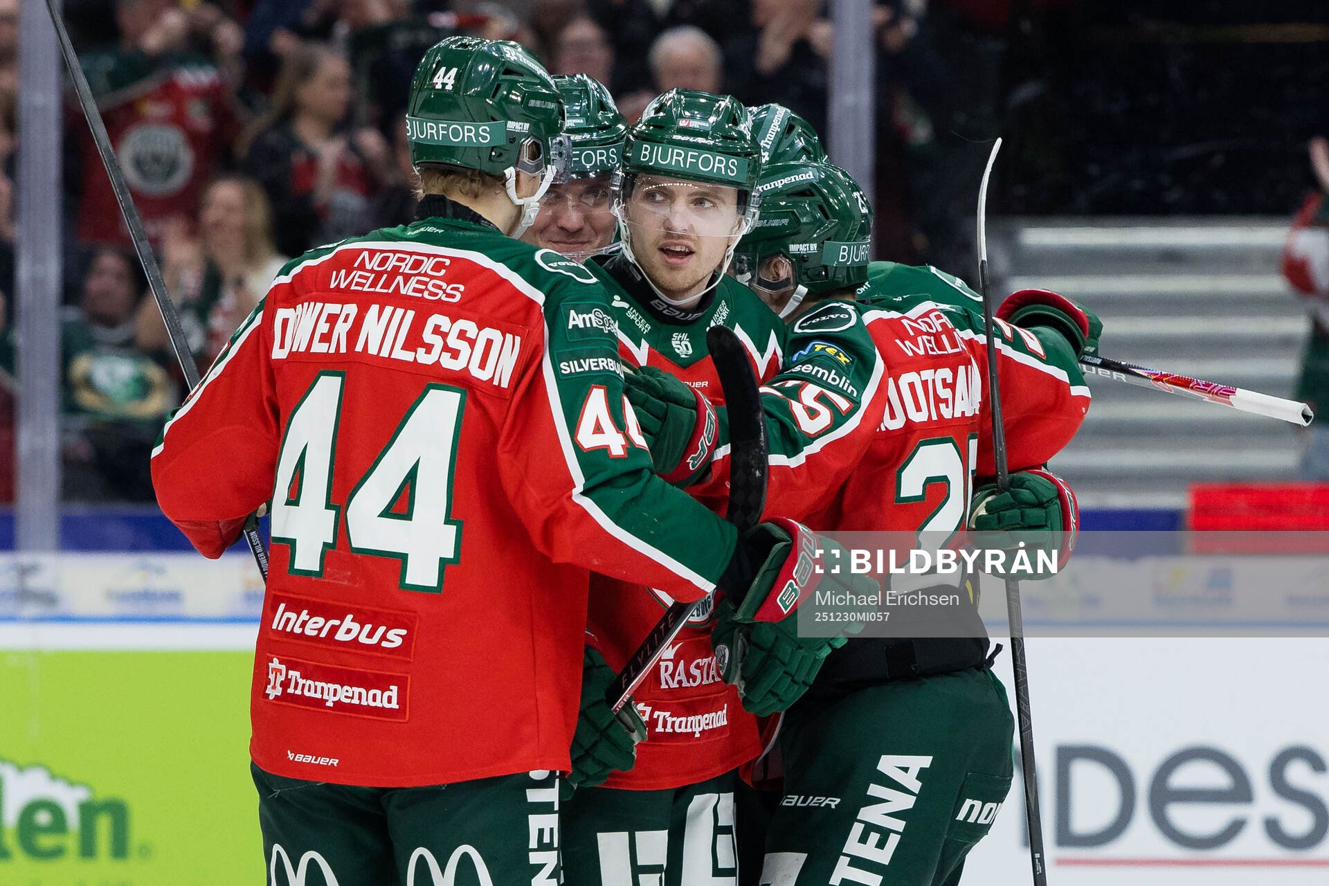Frölundas Linus Högberg jublar med lagkamrater