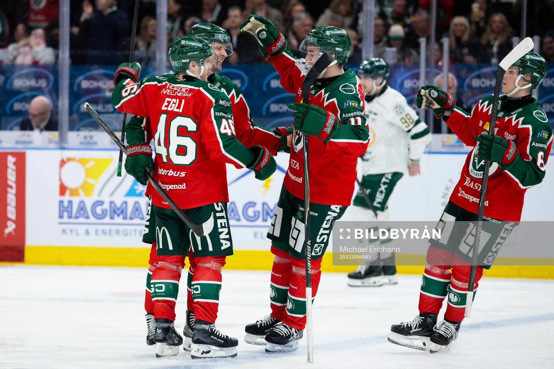 Frölundas Nicklas Lasu jublar med lagkamrater
