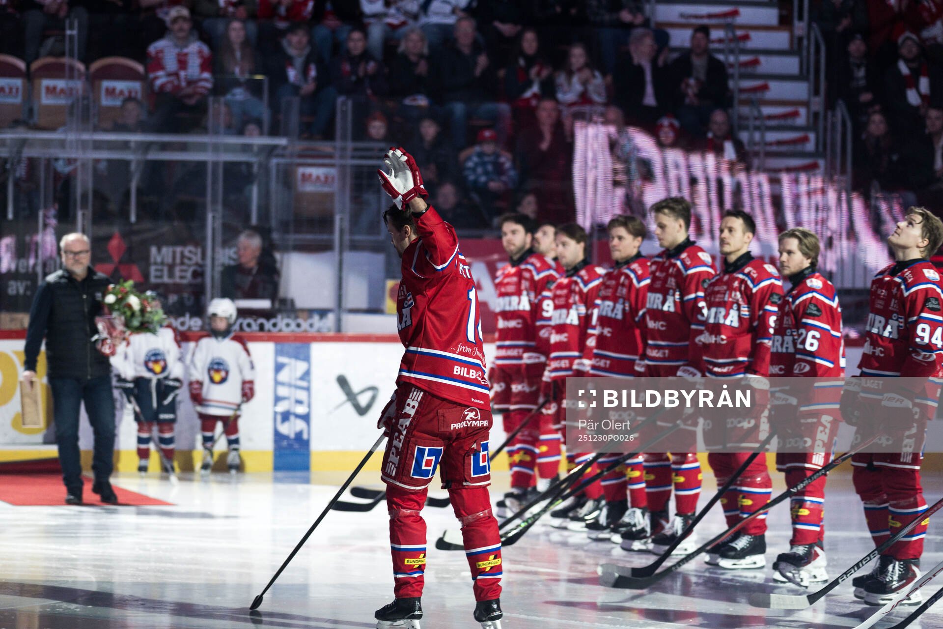 Timrås Emil Pettersson hyllas för 300 matcher