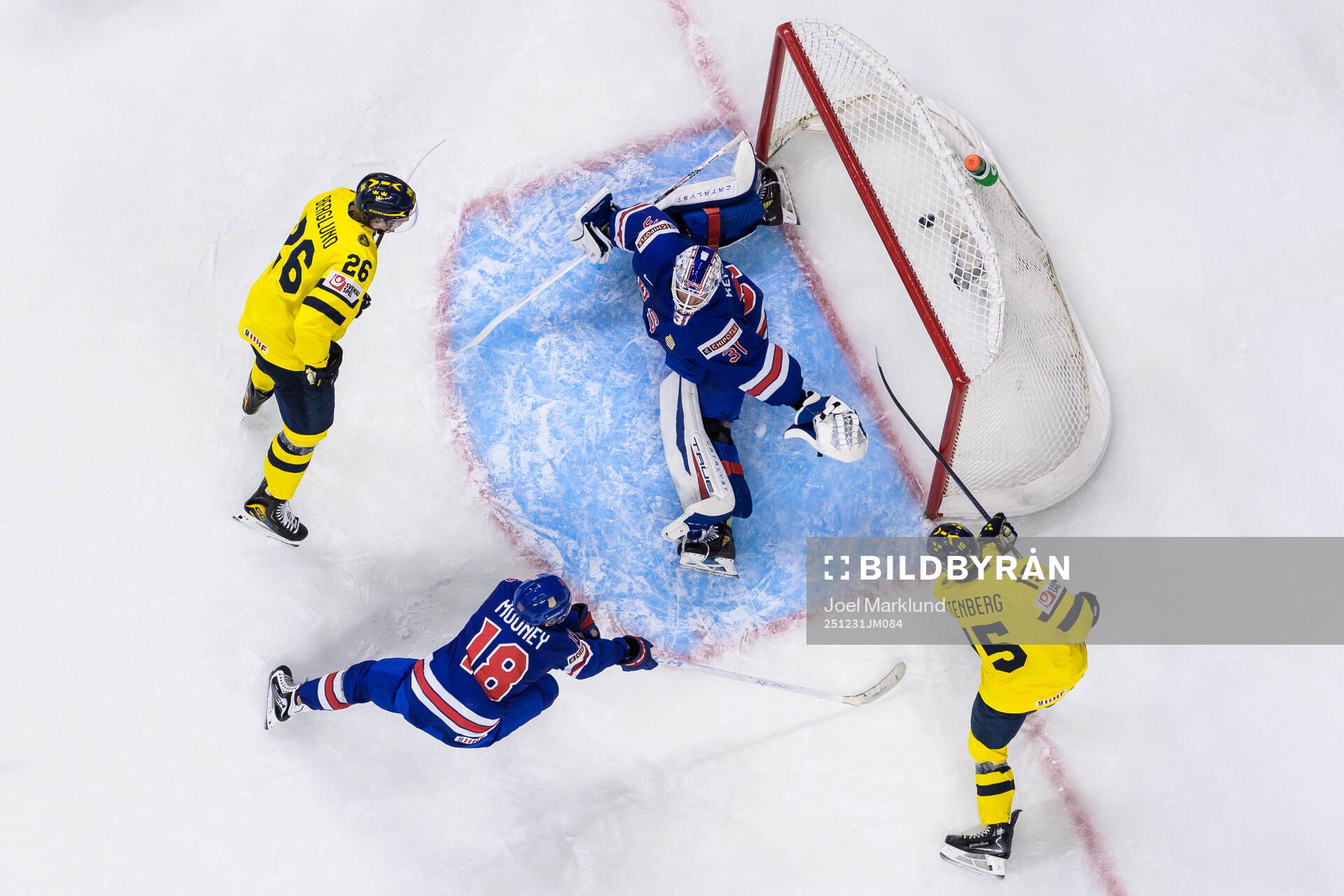Ivar Stenberg of Sweden scores the 3-6 goal behind