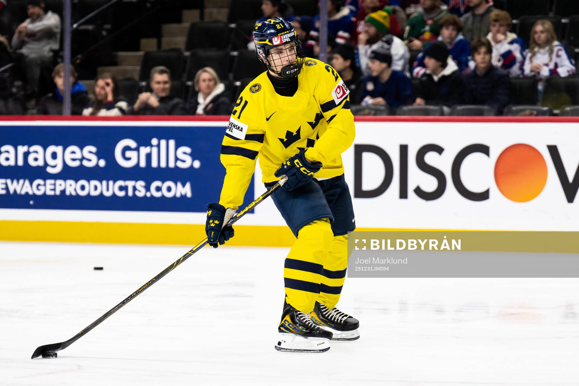 Viggo Björck of Sweden at warm-up