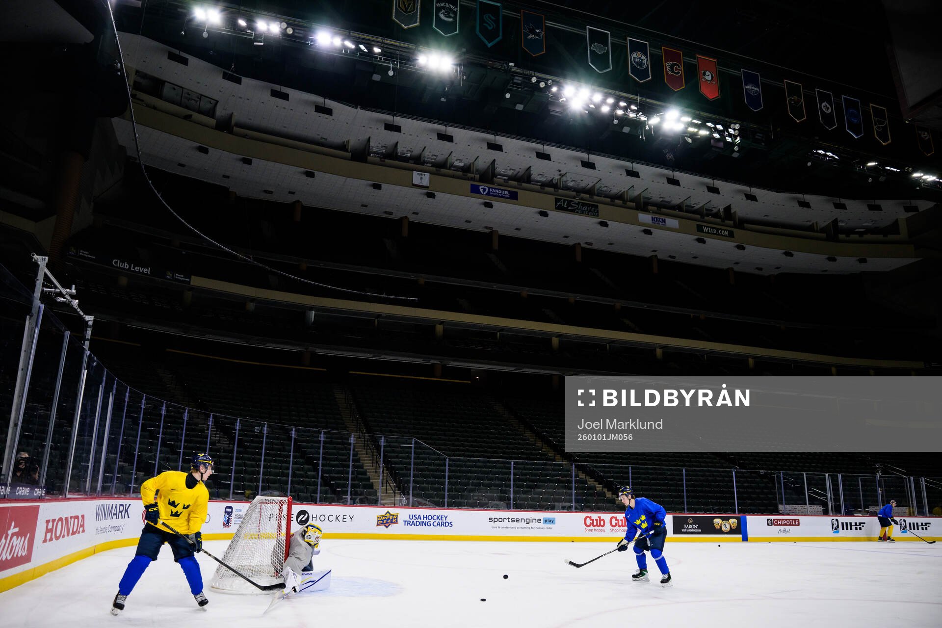 Players of Sweden at a practice session