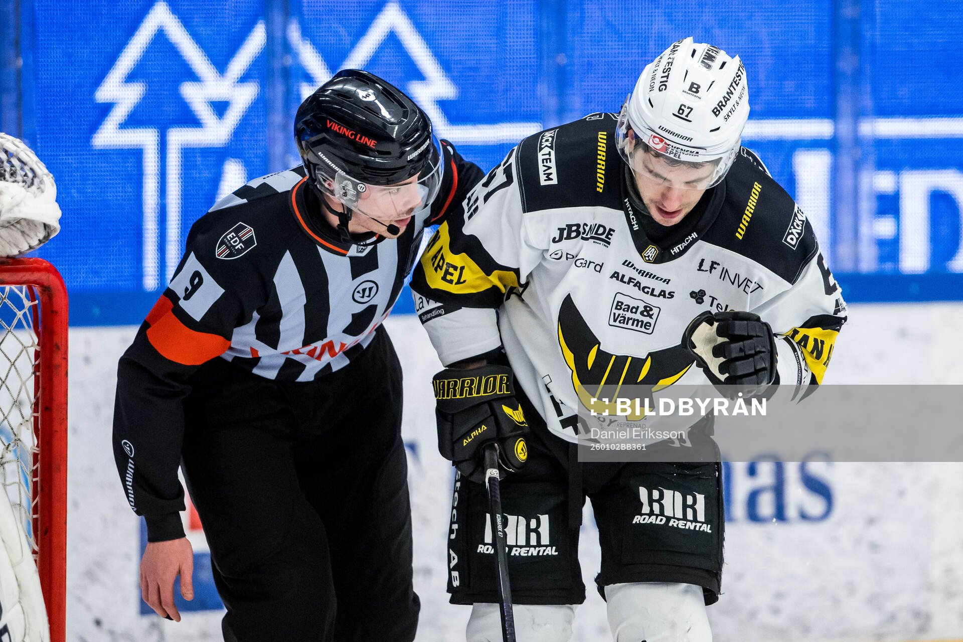 Domare Filip Eriksson och Västerås Konstantin Komarek