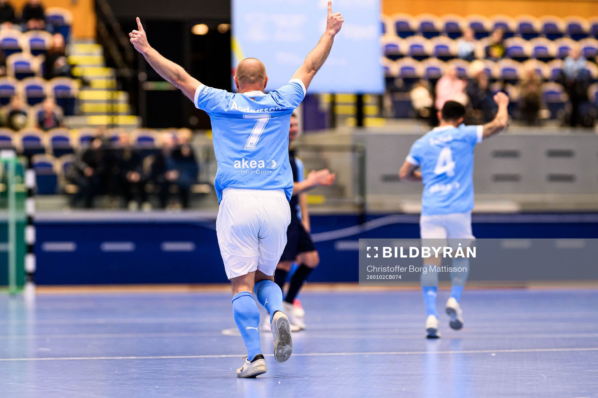 MFF Stjärnors Anders Andersson jublar i Stjärncupenmatchen