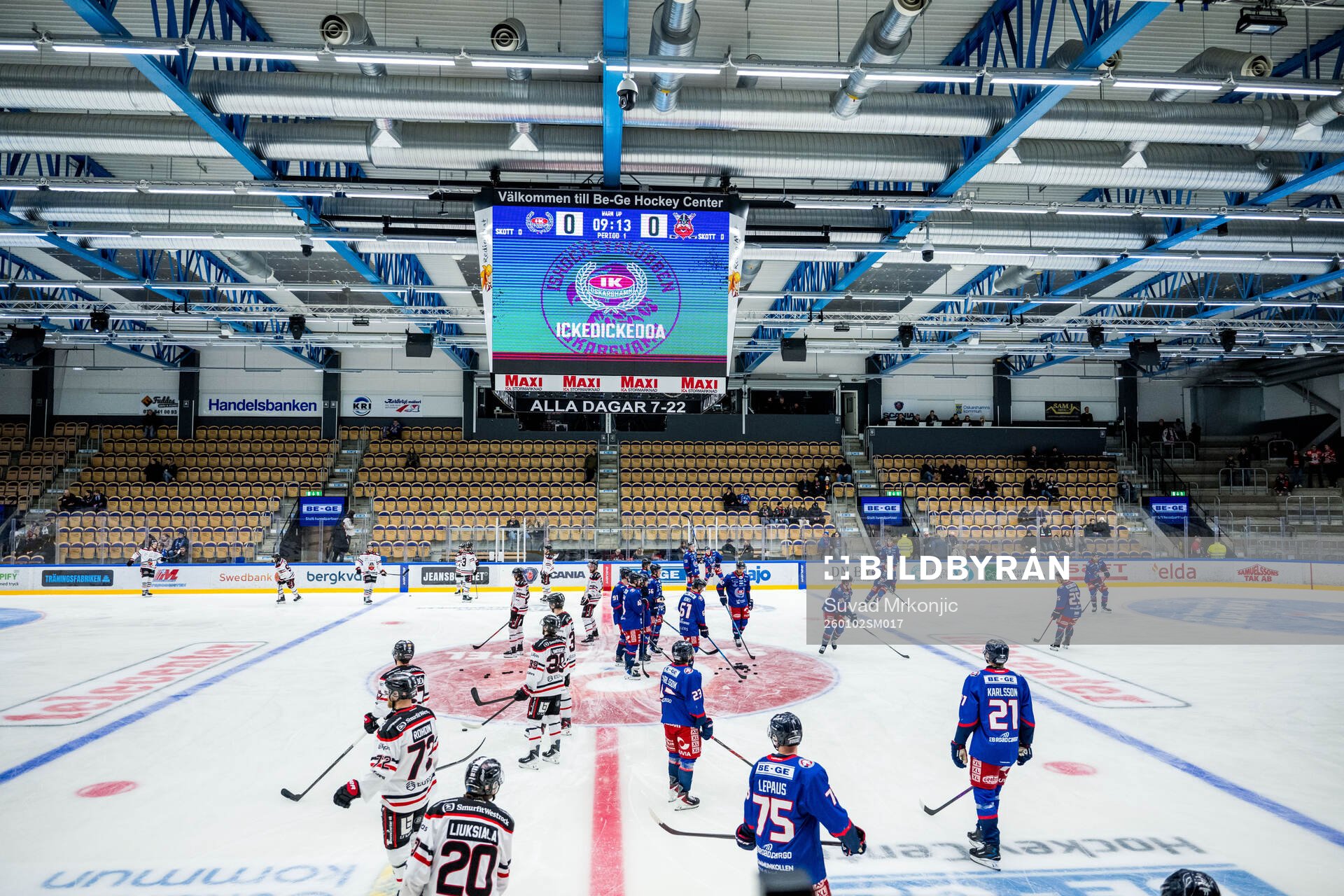 Spelarna värmer upp