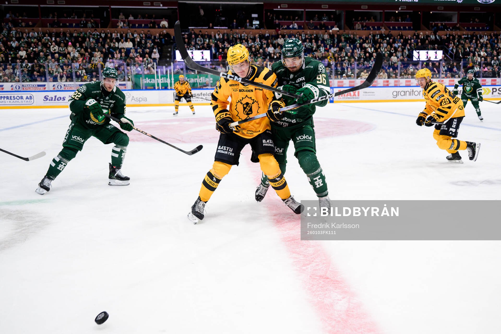 Skellefteås Rasmus Bergqvist och Färjestads David Tomasek