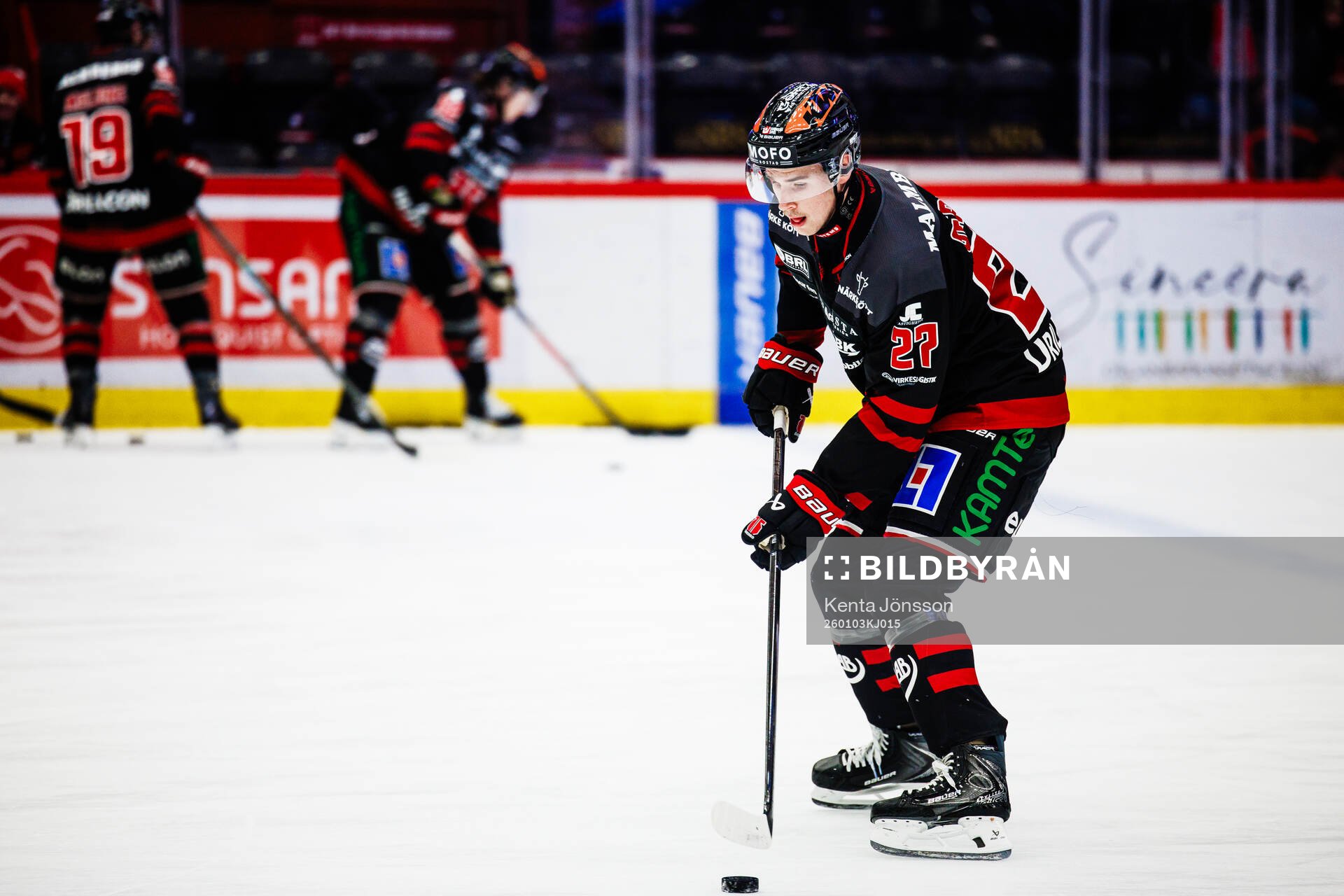 Örebros Peetro Seppälä ishockeymatchen i SHL mellan