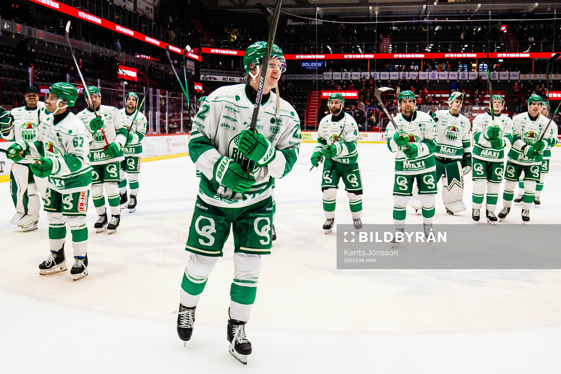 Rögles Fredrik Olofsson jublar