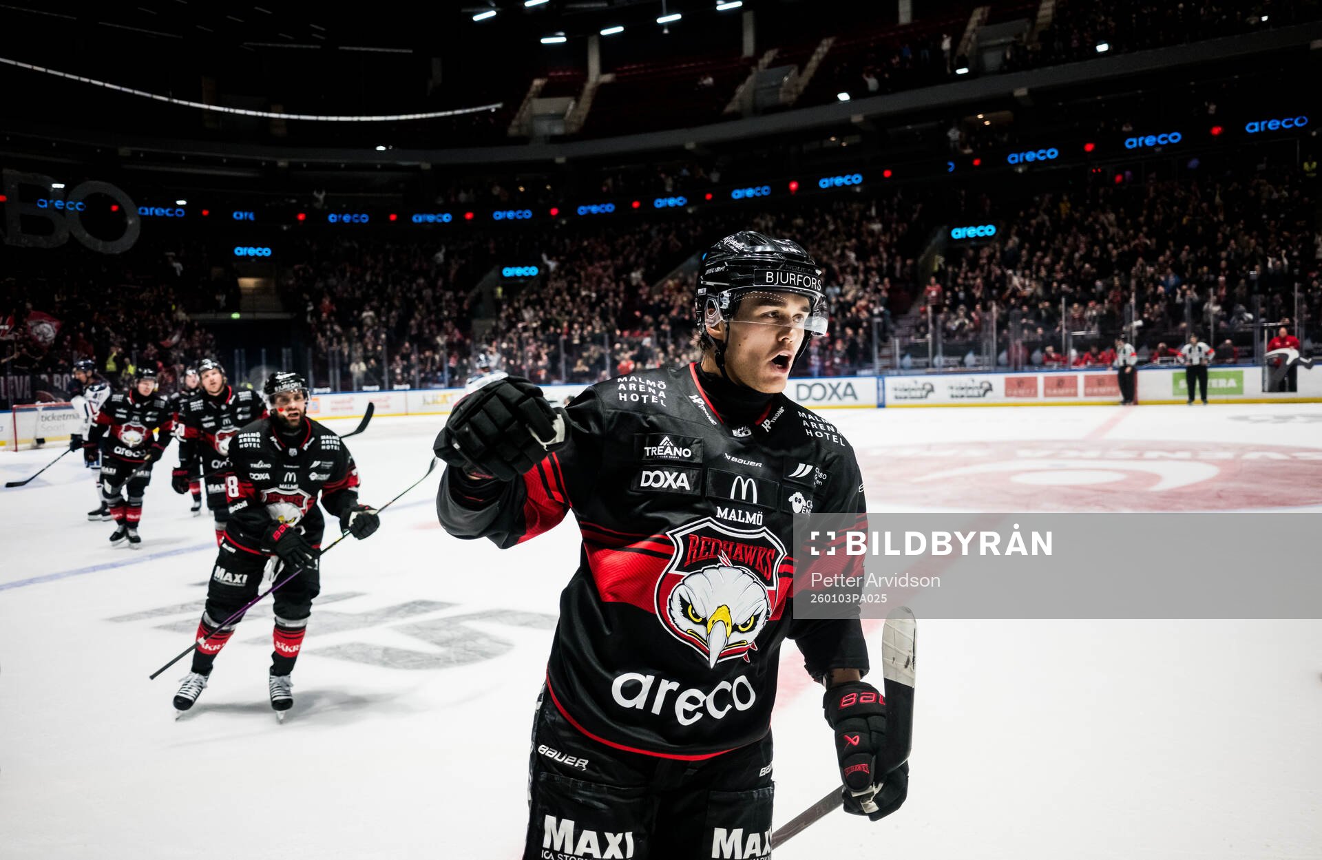 Malmö Redhawks Axel Sundberg jublar