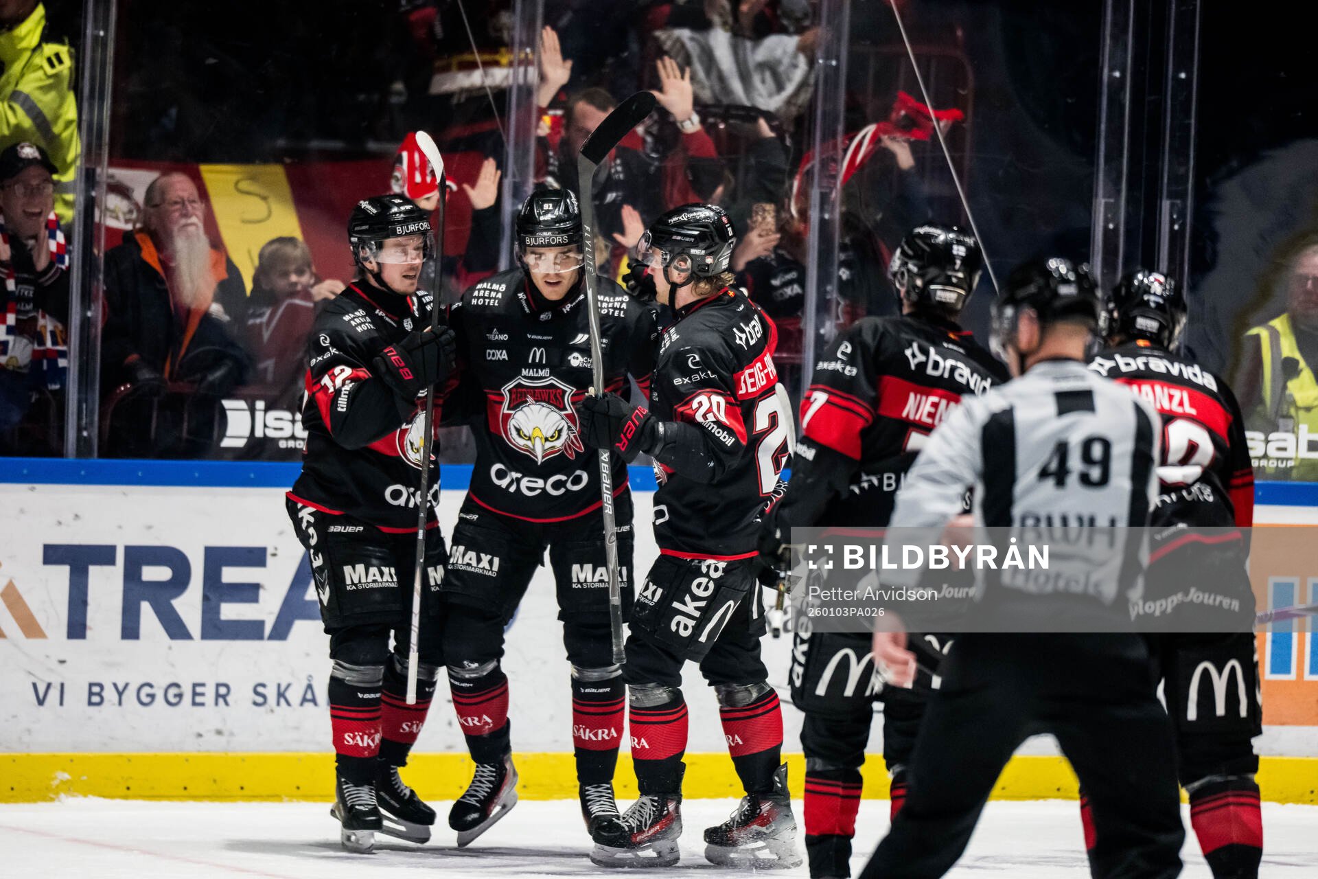 Malmö Redhawks Axel Sundberg jublar