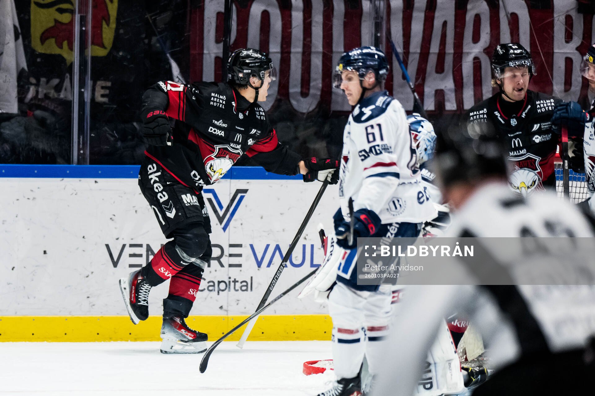 Malmö Redhawks Axel Sundberg jublar