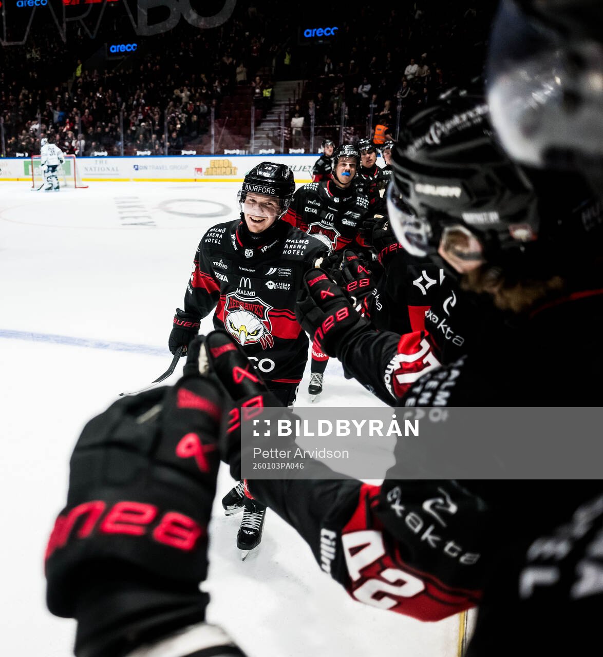 Malmö Redhawks Linus Öberg jublar