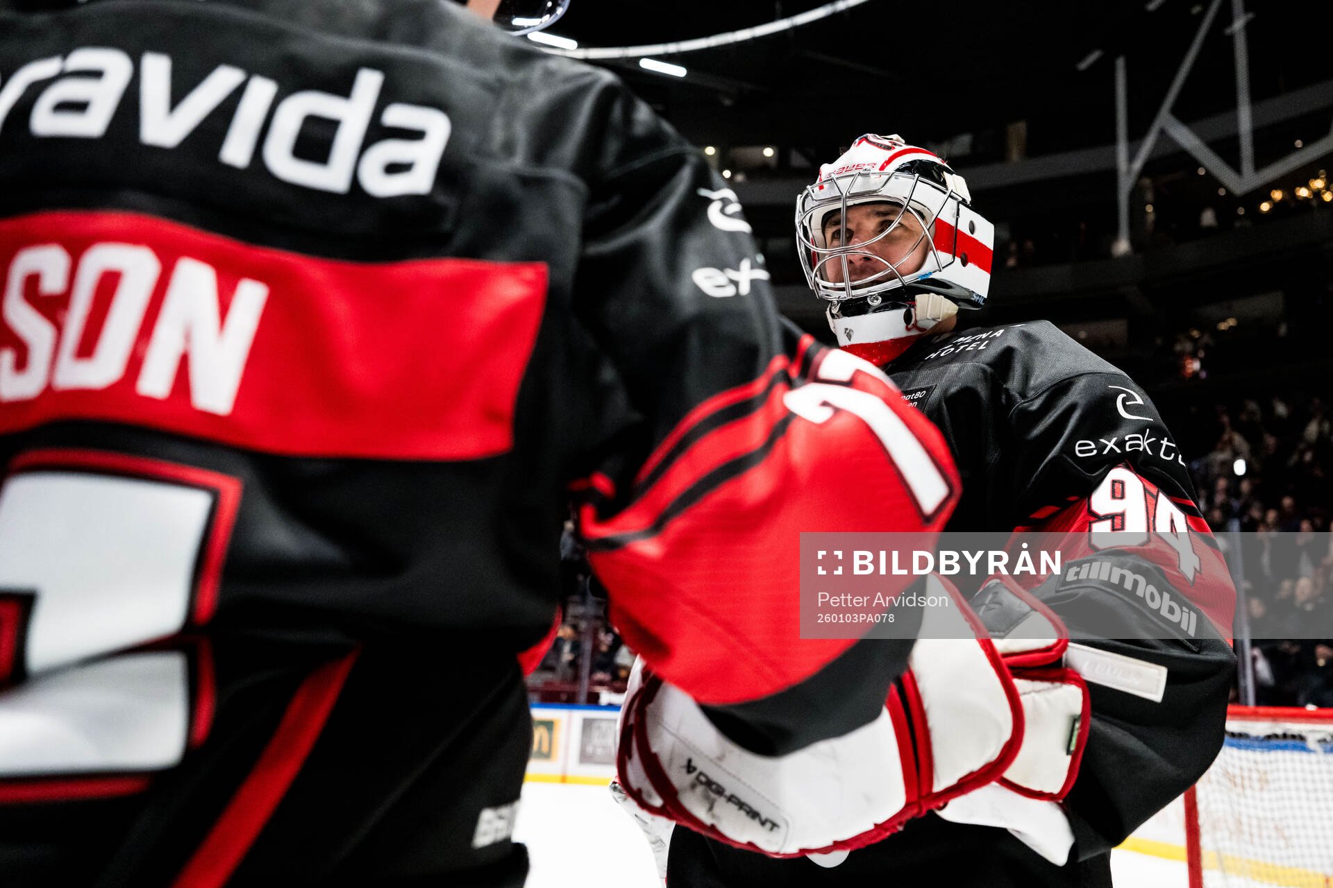 Malmö Redhawks målvakt Marek Langhamer jublar