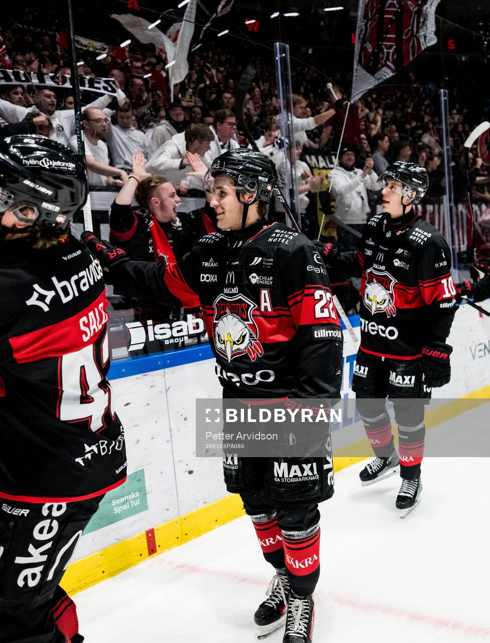 Malmö Redhawks Janne Kuokkanen jublar och William Von
