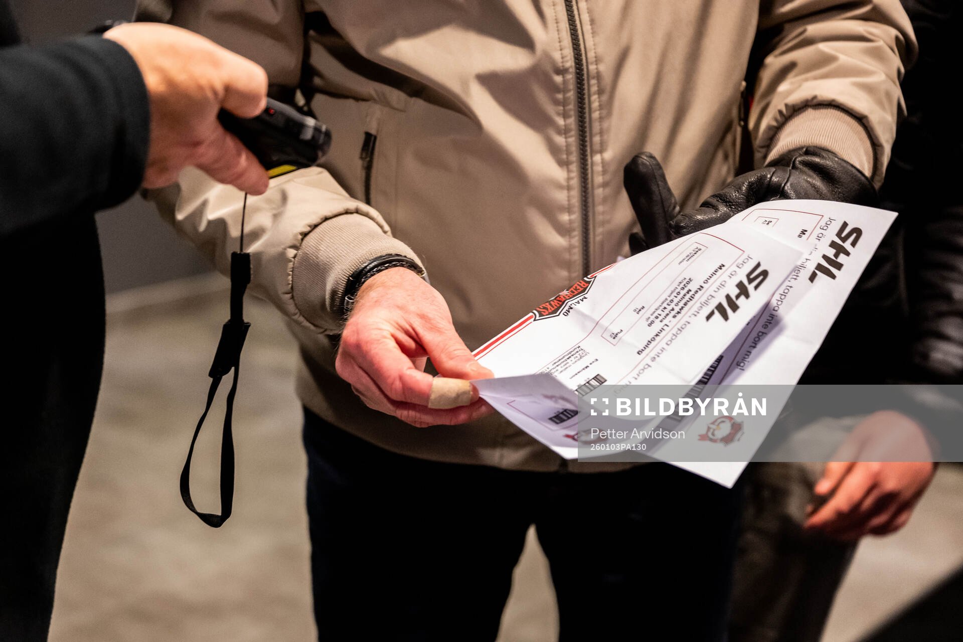 Analoga biljetter utskrivna på papper scannas