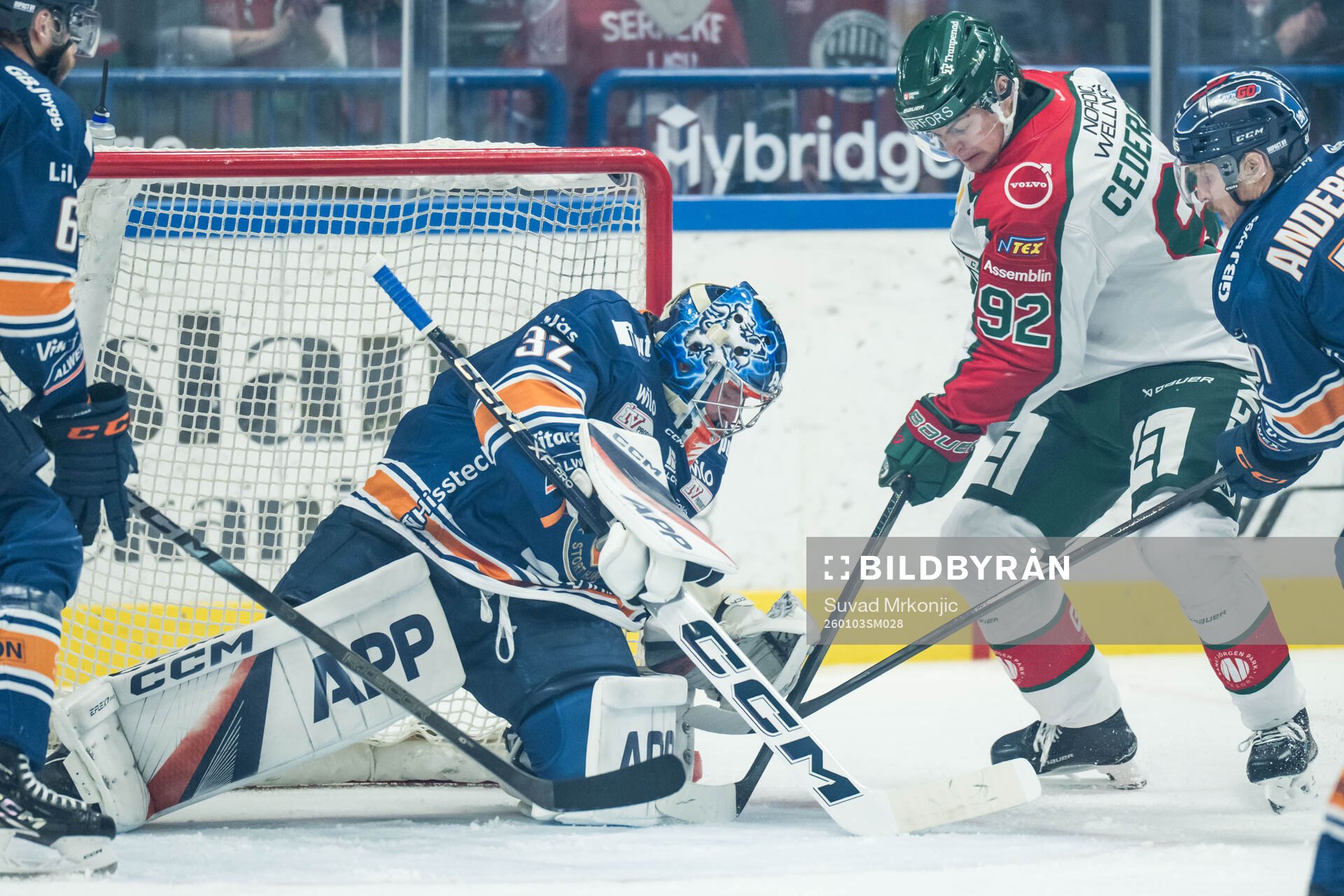 Växjös målvakt Ludvig Persson och Frölundas Filip