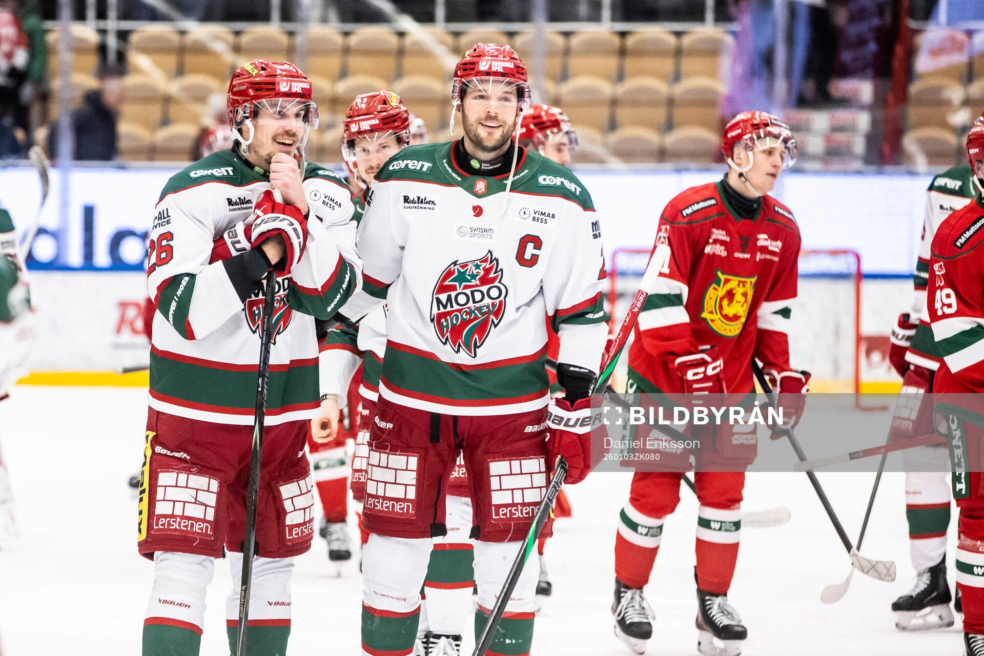 Modos Emil Larsson och David Rundblad jublar