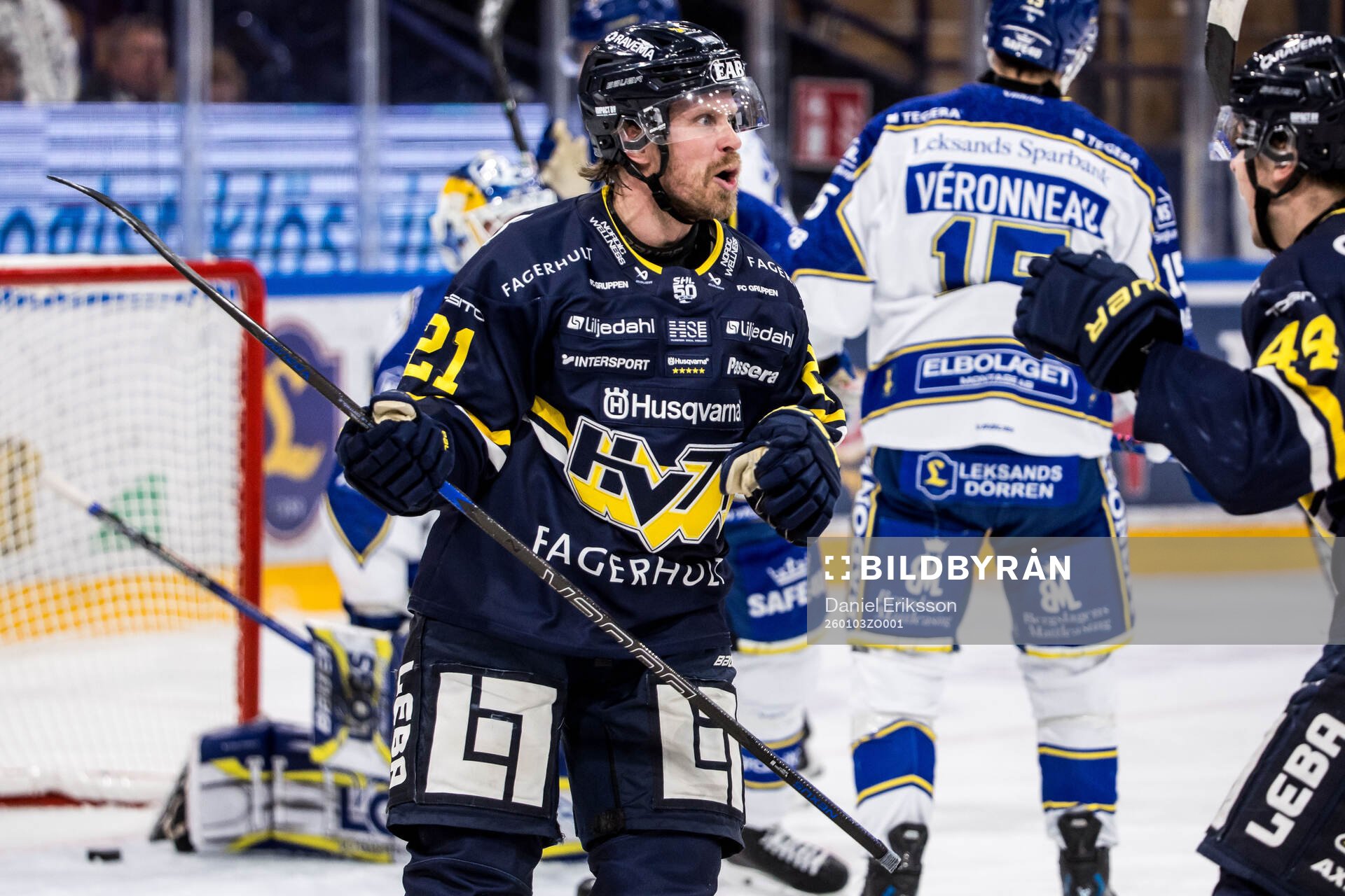 HV71s Mattias Tedenby jublar