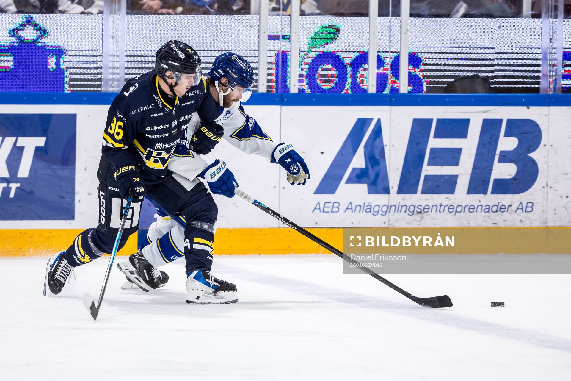 HV71s Nikola Pasic och Leksands Oskar Lang